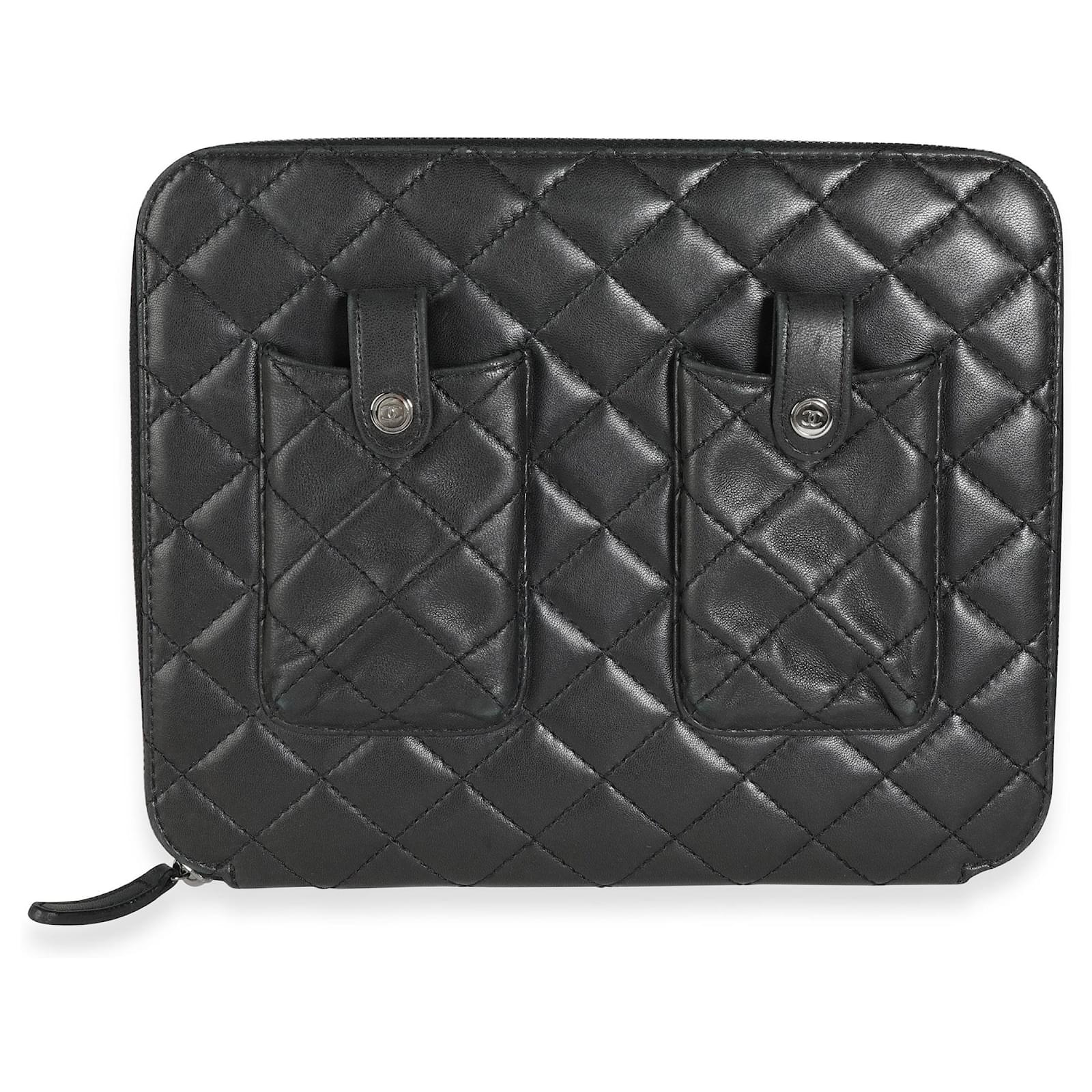 Chanel Black Quilted Lambskin Double Pocket Zip Around iPad Case Leather  ref.932383 - Joli Closet