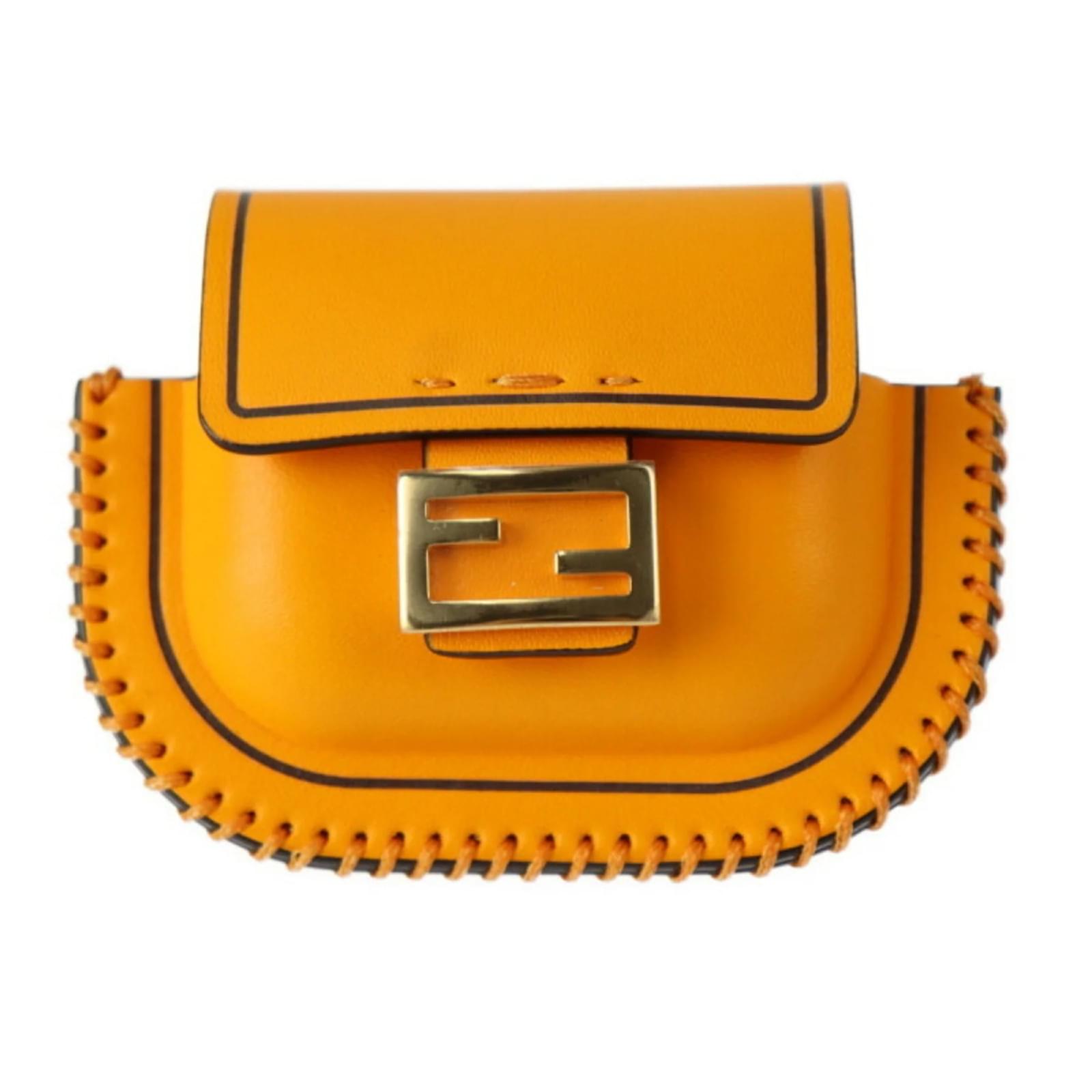 Fendi Baguette Clutch Orange Leather ref.932853 - Joli Closet