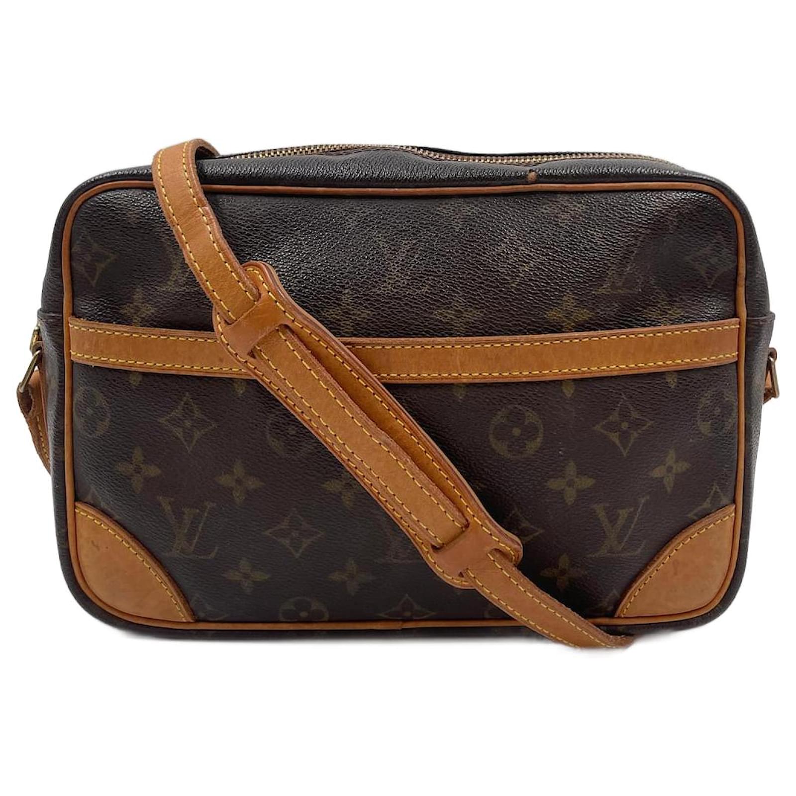 Louis Vuitton Vintage Epi Trocadero 27 - Brown Crossbody Bags