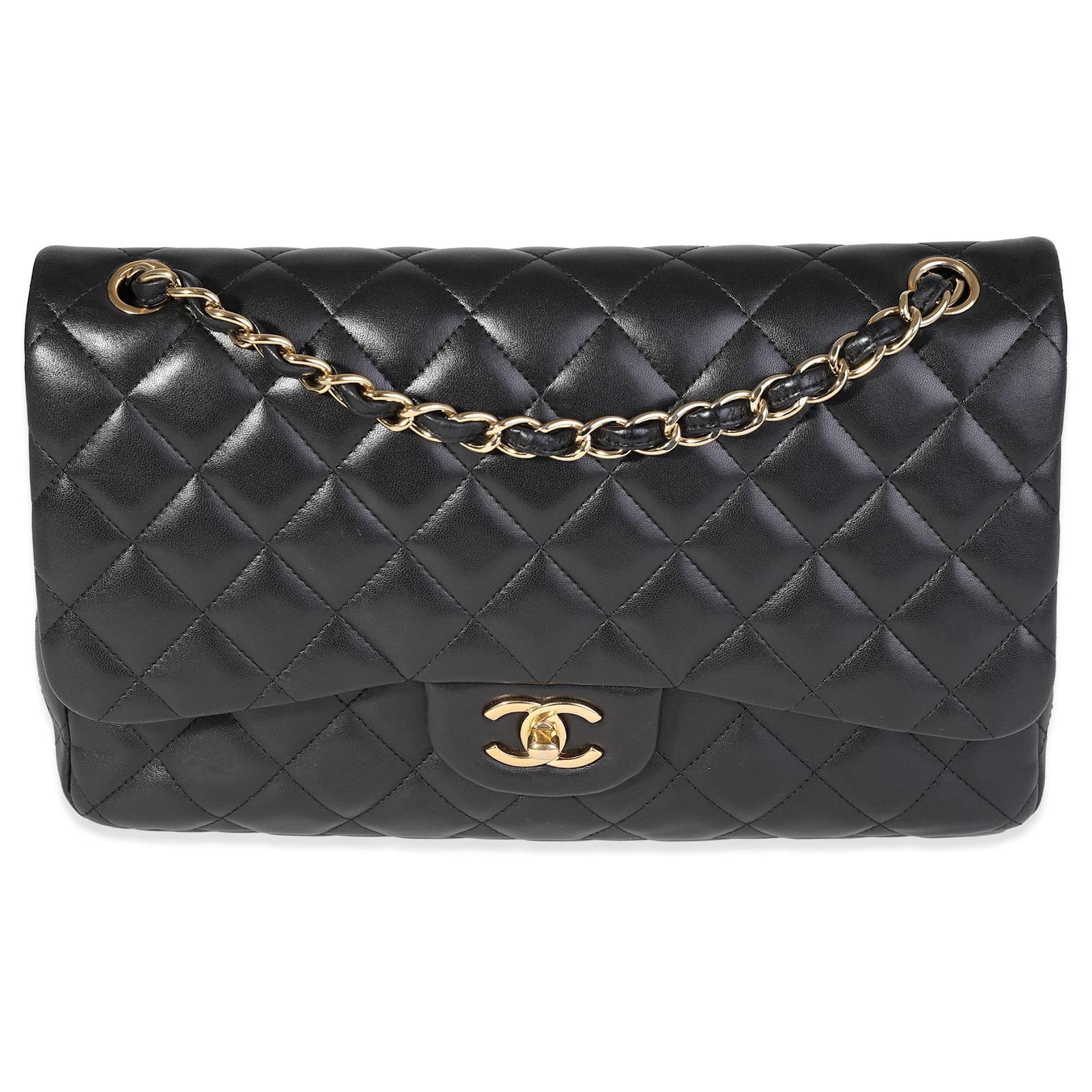 Timeless Chanel Black Quilted Lambskin Jumbo Classic Double Flap Bag  Leather ref.934788 - Joli Closet