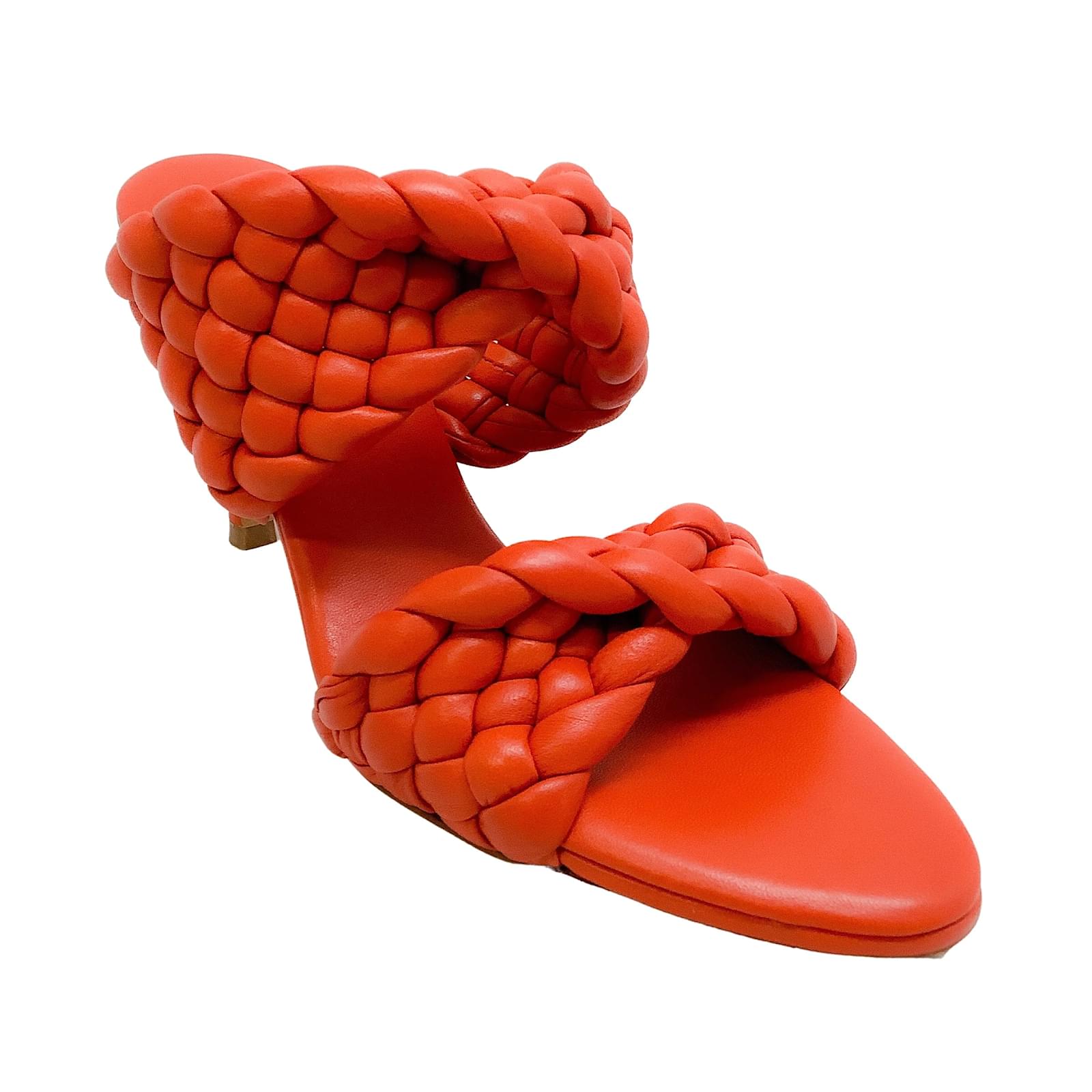 BOTTEGA VENETA サンダル オレンジ 4103925J0047 ニューオレンジノット サンダル| Bottega Veneta® 日本