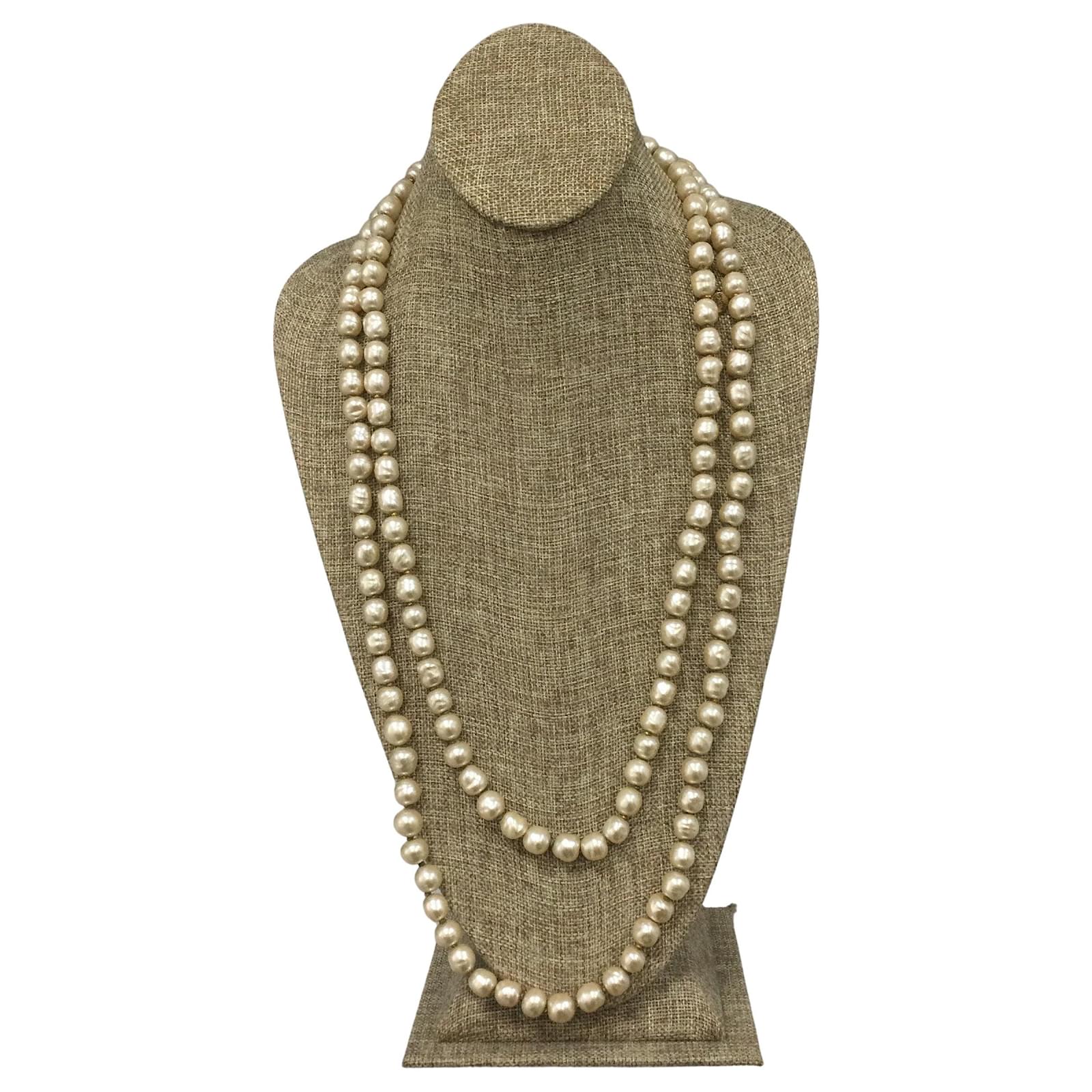 Necklaces Chanel Chanel Cream Vintage 1981 Classic Extra Long Chunky Pearl Necklace