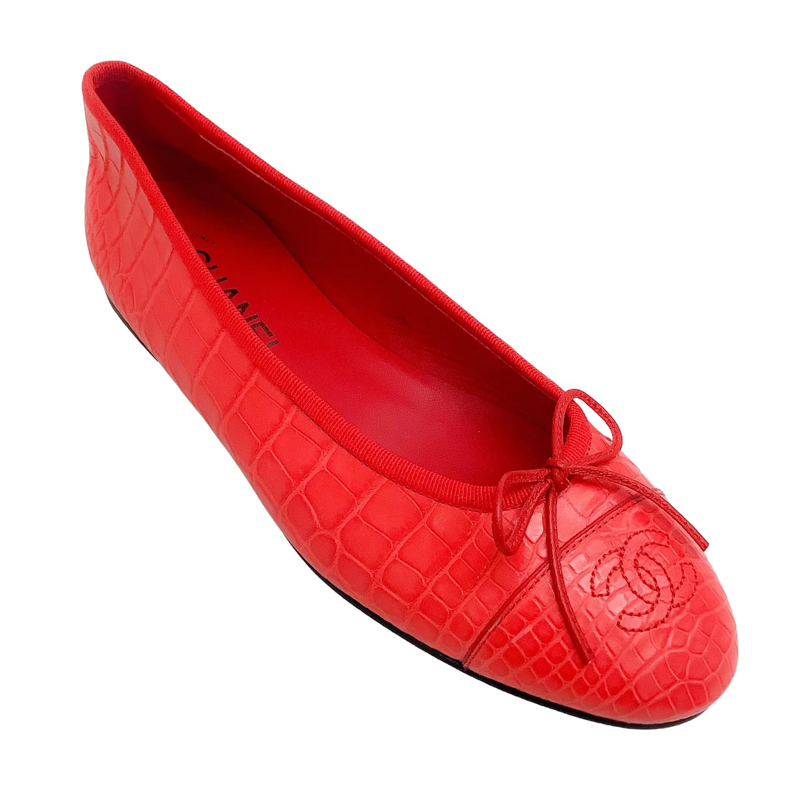 Ballet Flats Chanel Chanel Coral Crocodile Leather Ballet Flats Size 8 US