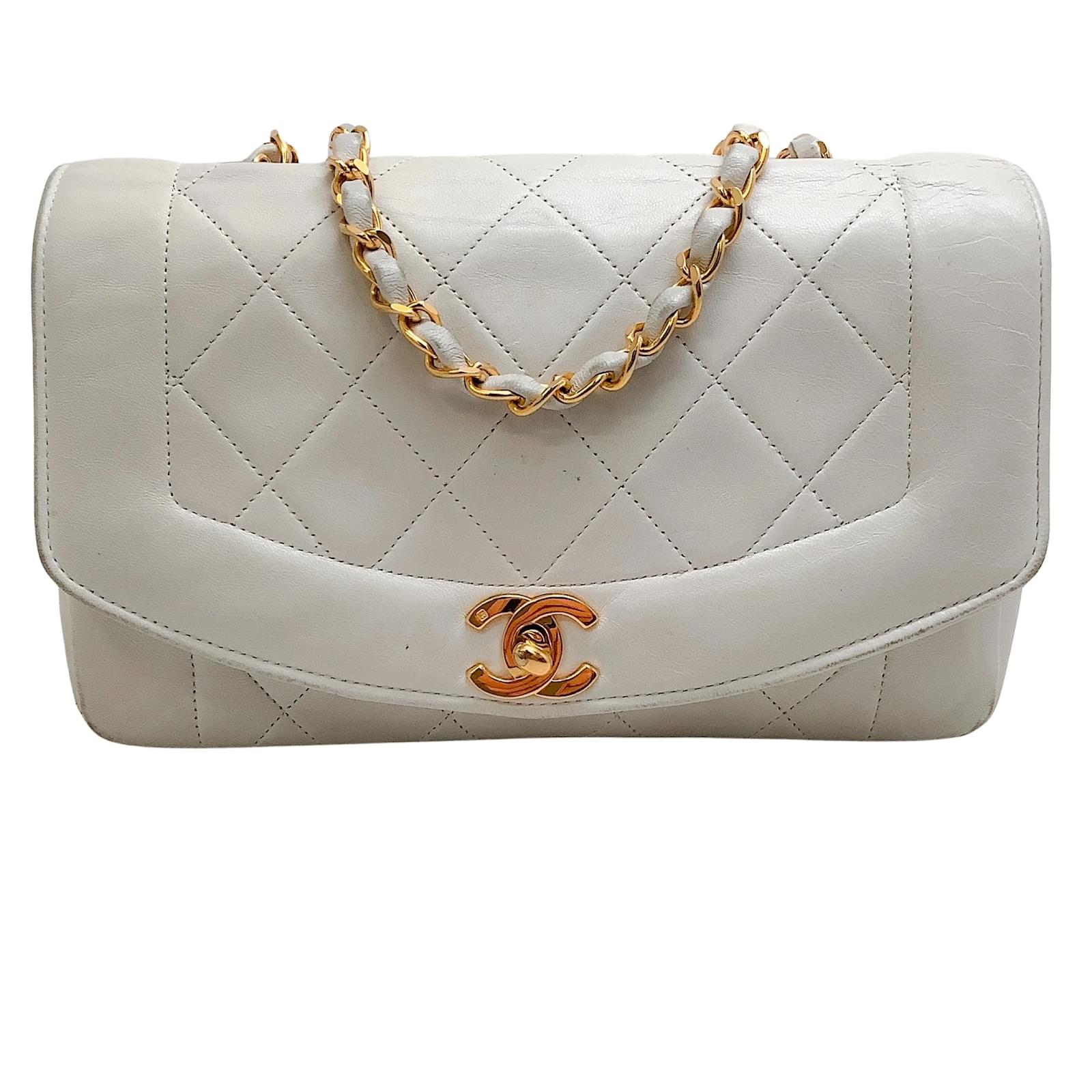 Chanel vintage 1989-1991 White Leather Diana Shoulder Bag ref.939048 - Joli  Closet