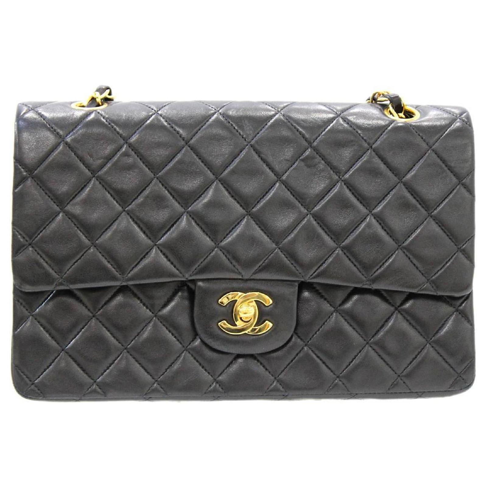 Timeless Chanel Matelassé Black Leather ref.940493 - Joli Closet