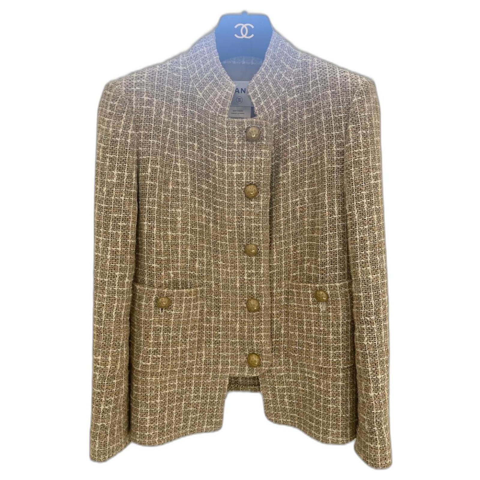 Chanel Beige Tweed Jacket 38 ref.941984 - Joli Closet