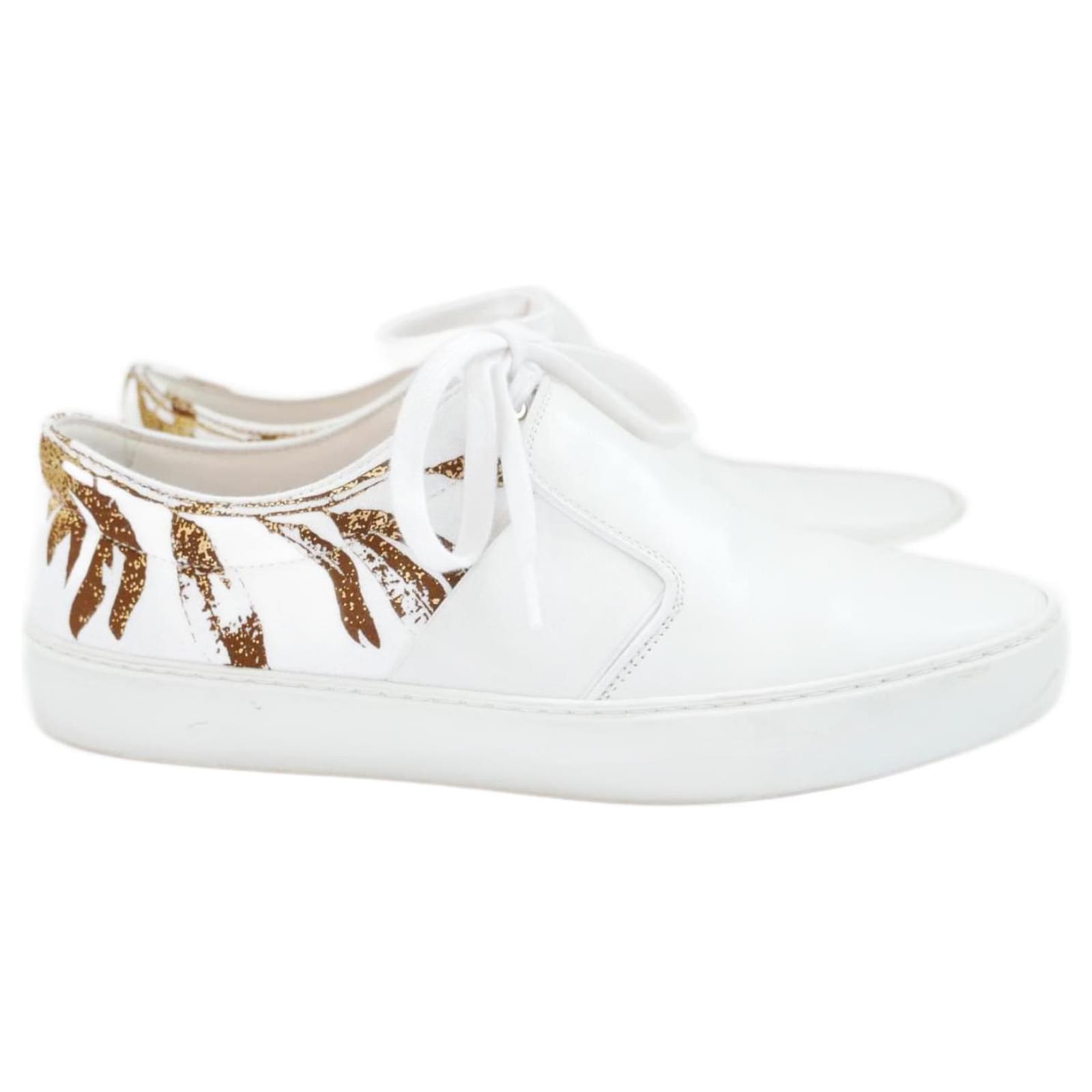 Chanel cruise 2018 Gold Foil Skate Sneakers White Leather Cotton ref.942314  - Joli Closet
