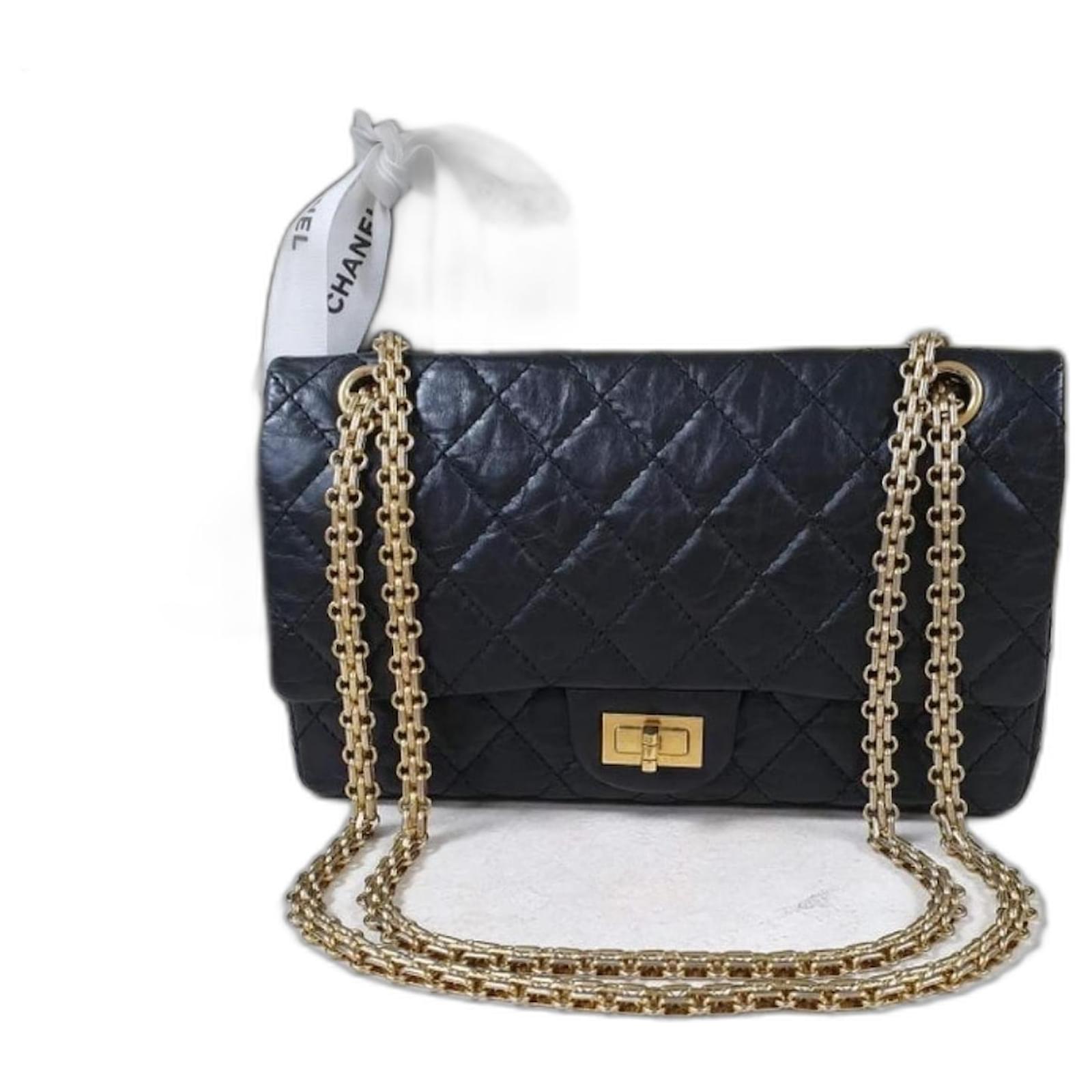 Chanel 2.55 Reissue Flap Bag mit Futter aus schwarzem gealtertem Kalbsleder  ref.945896 - Joli Closet