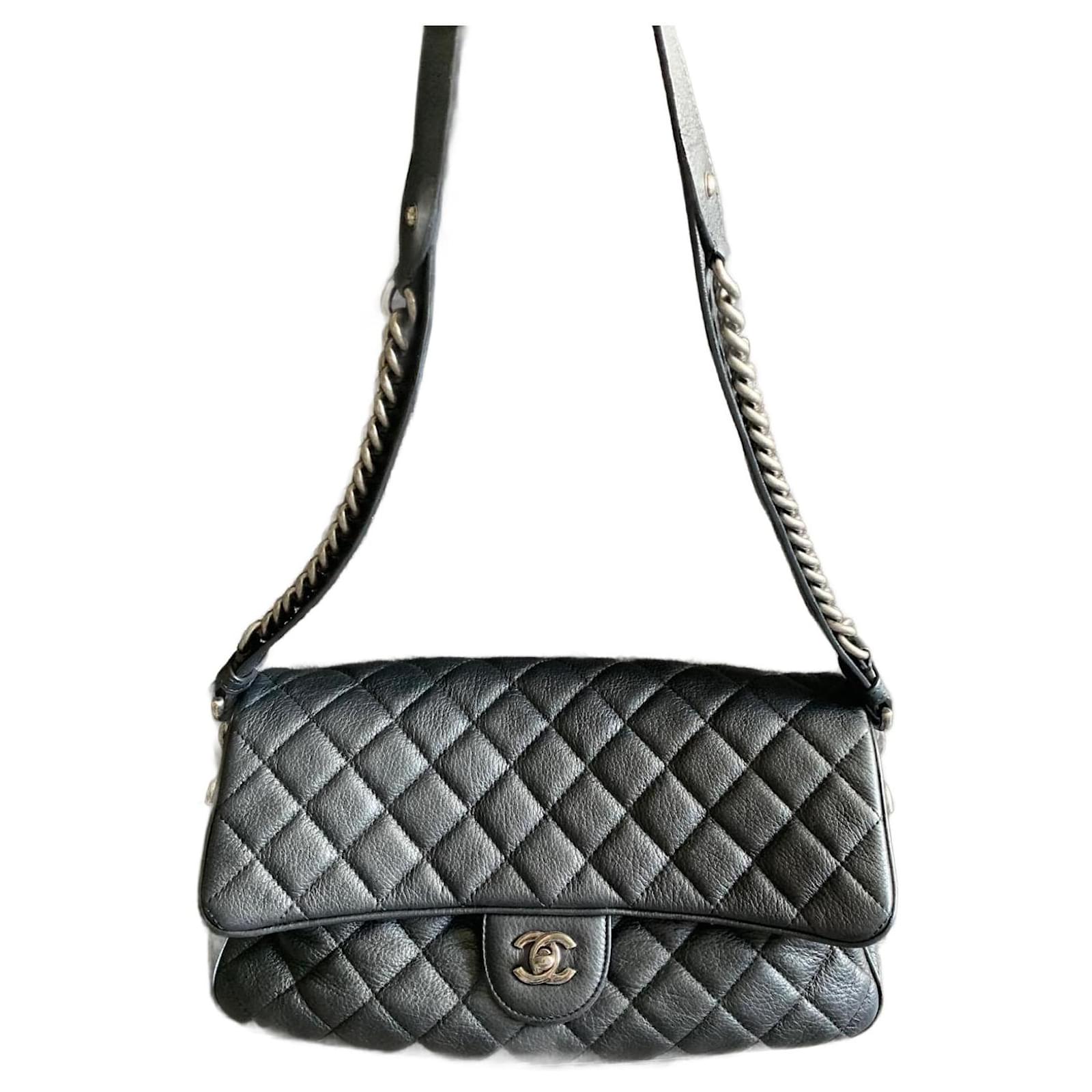 Chanel Timeless Classique flap bag Black Leather ref.947314 - Joli Closet