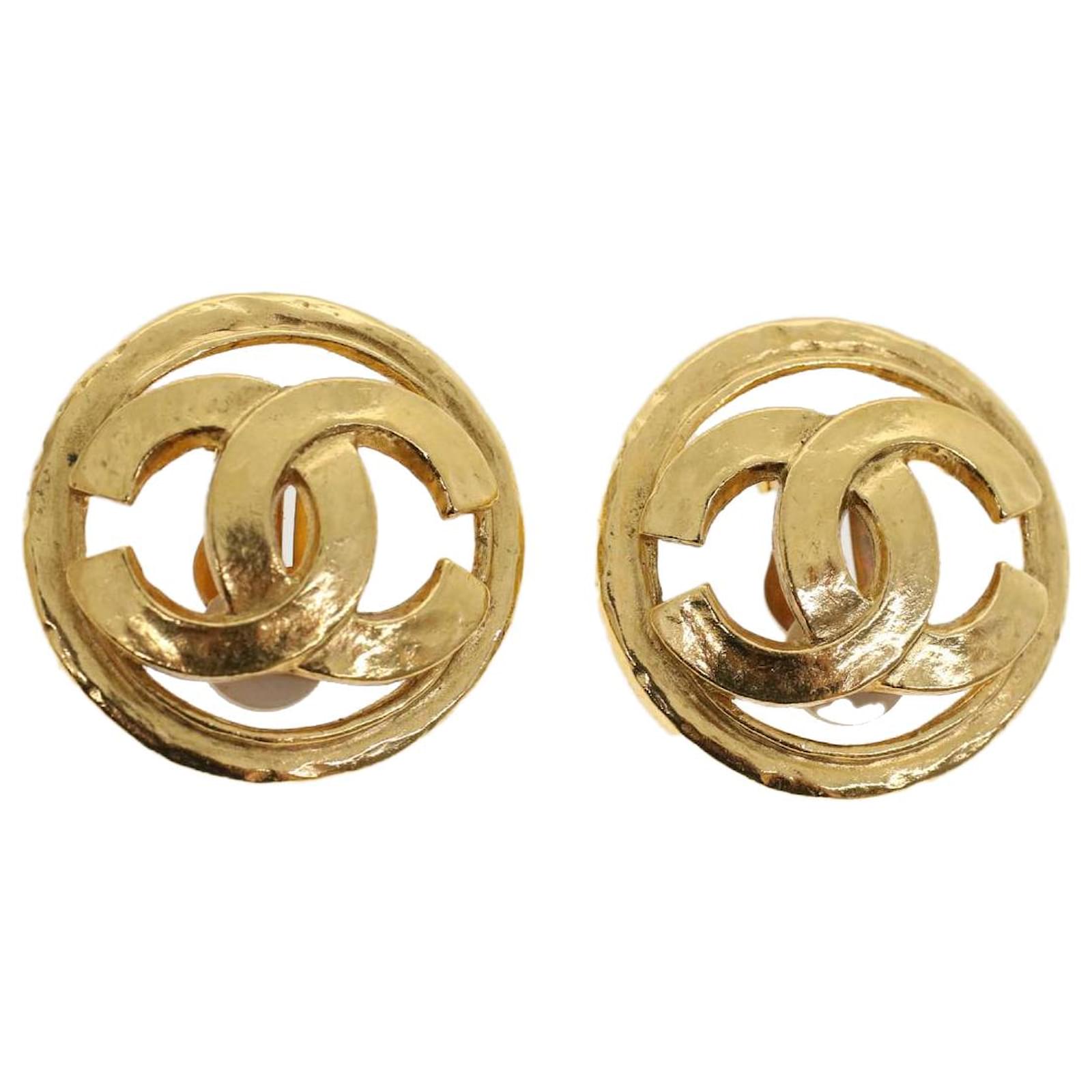 CHANEL COCO Mark Earring Gold CC Auth ar9579 Golden Metal ref.949123 - Joli  Closet