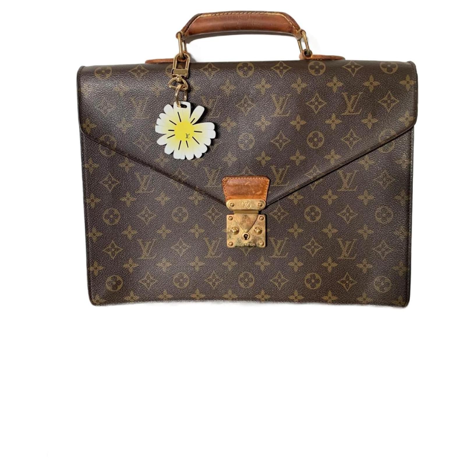 Louis Vuitton Serviette Brown Cloth ref.948963 - Joli Closet