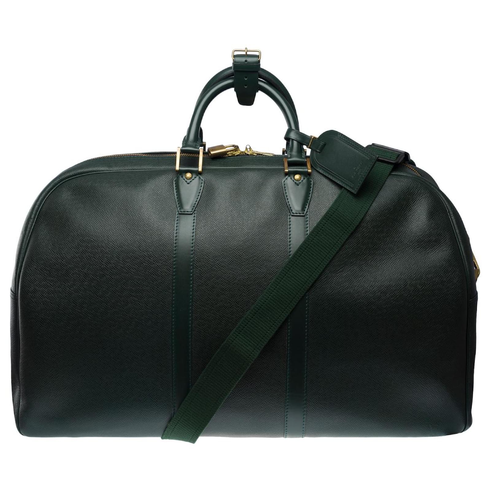 LOUIS VUITTON Kendall Bag in Green Leather - 3355561019 ref.954225 - Joli  Closet