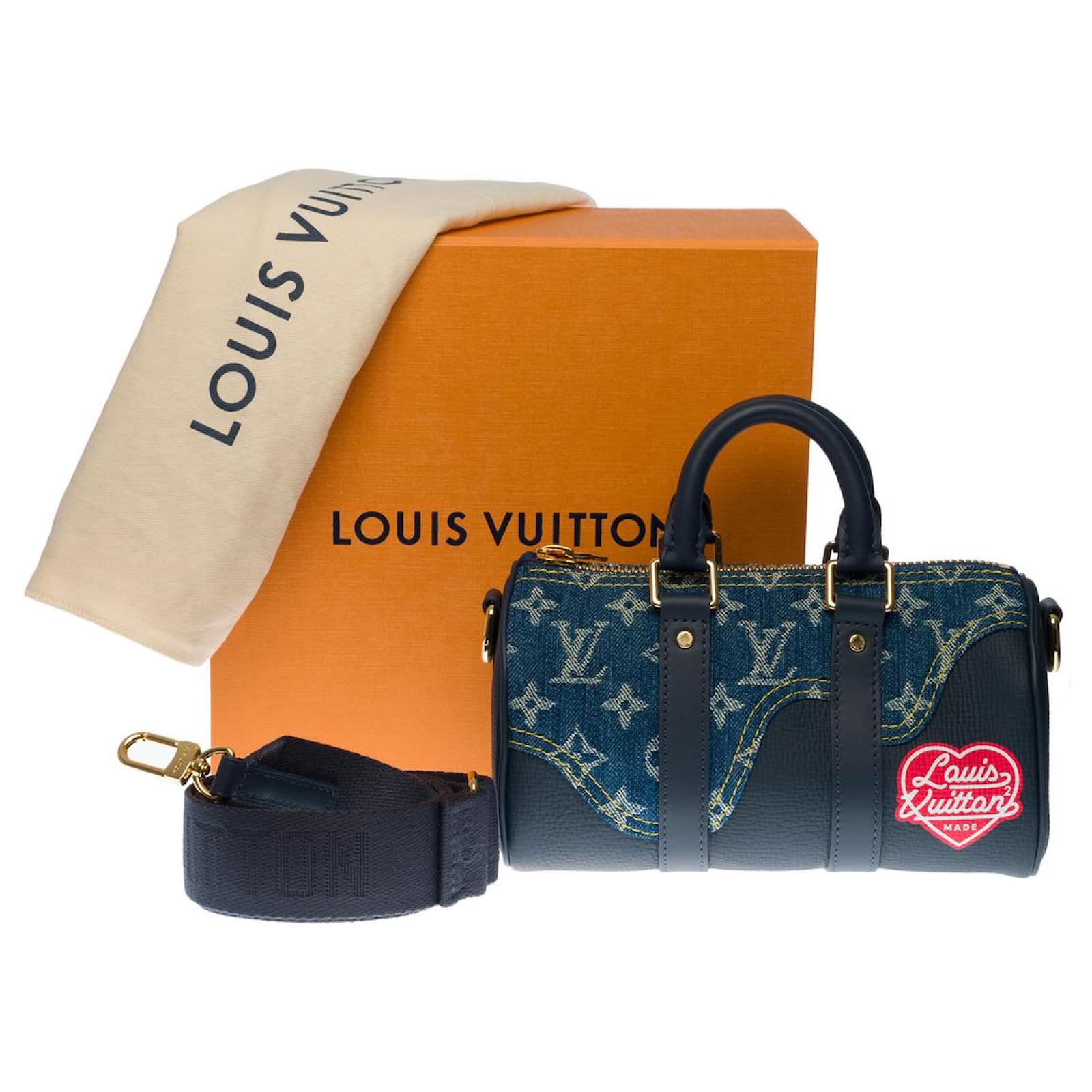 LOUIS VUITTON Keepall Bag in Blue Denim - 100121 ref.955203 - Joli Closet