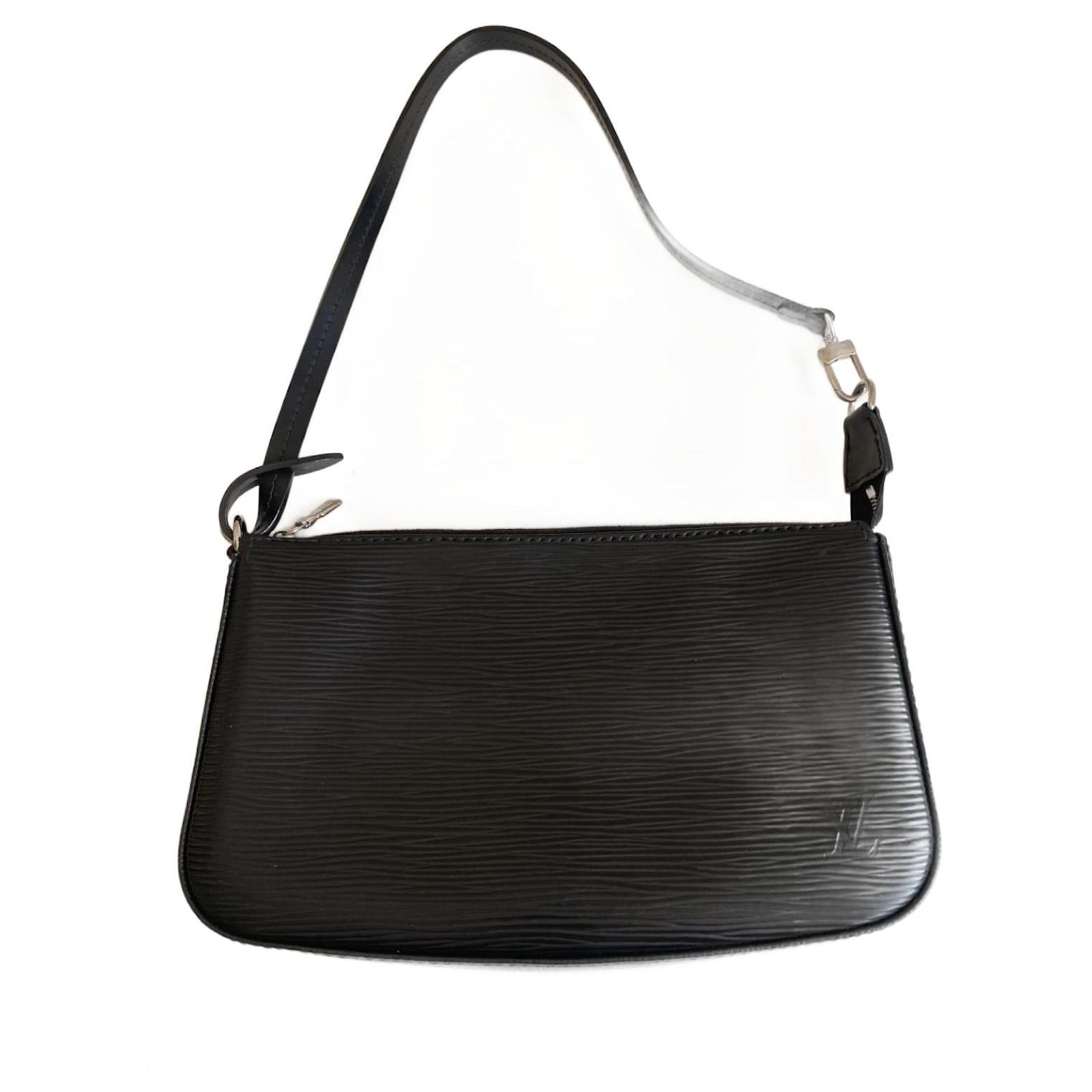 Louis Vuitton White Lockme Monochrome PM Leather Tote Handbag ref
