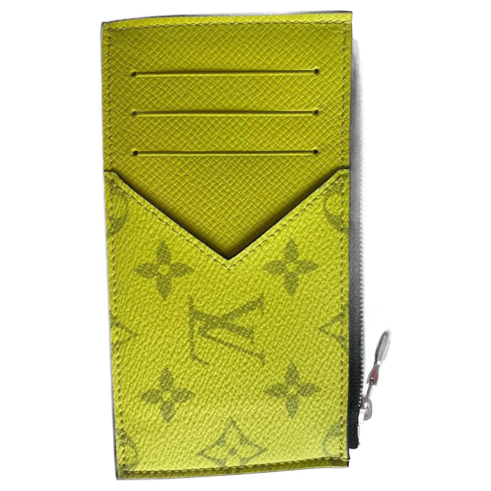 Louis Vuitton Coin card holder Yellow Leather ref.956522 - Joli Closet