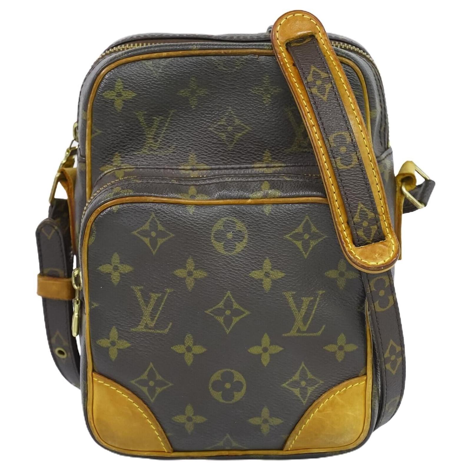 Louis Vuitton Countries Crossbody Bags for Women