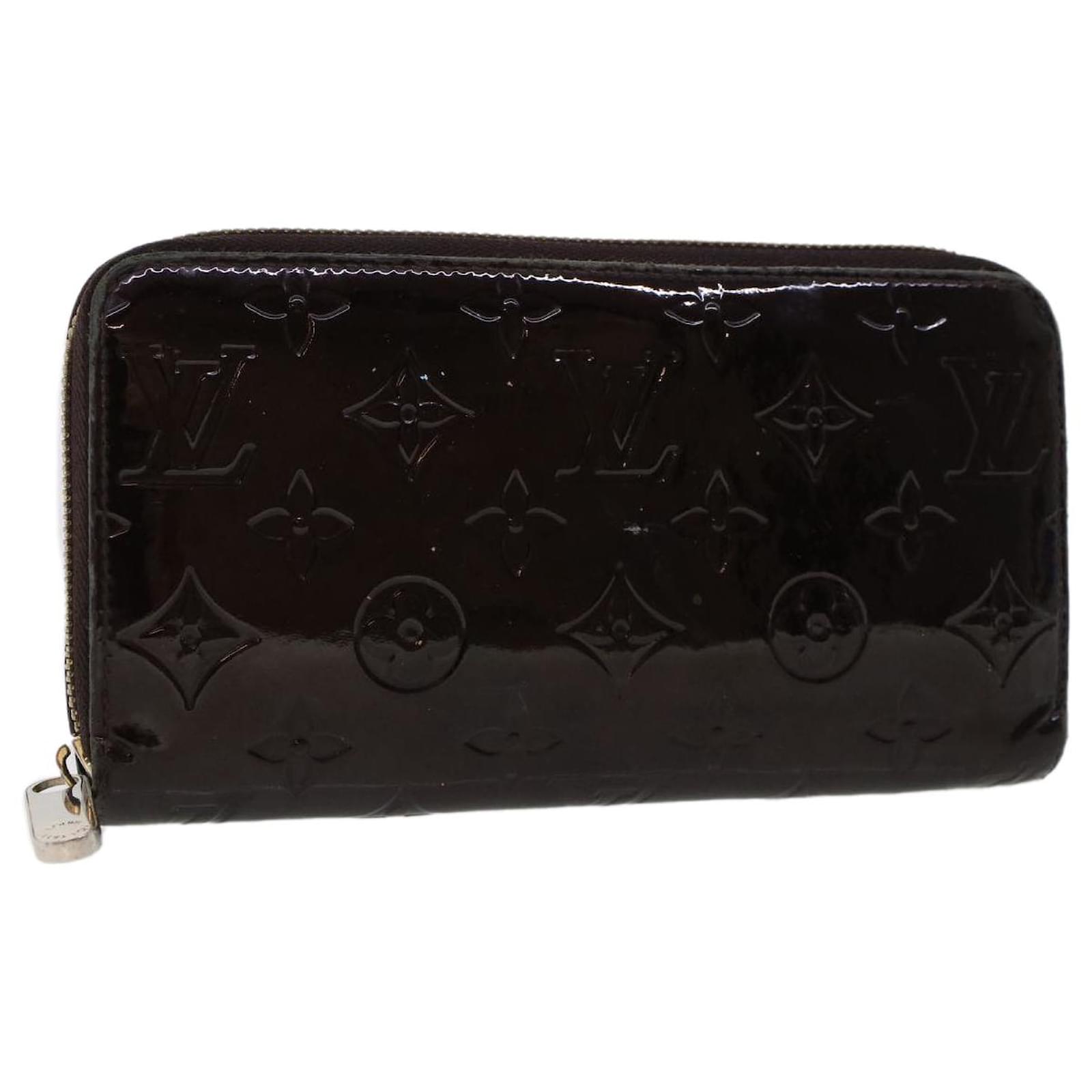 LOUIS VUITTON Monogram Vernis Zippy Wallet Wallet Amarante M93522 LV Auth  44656 Patent leather ref.957523 - Joli Closet