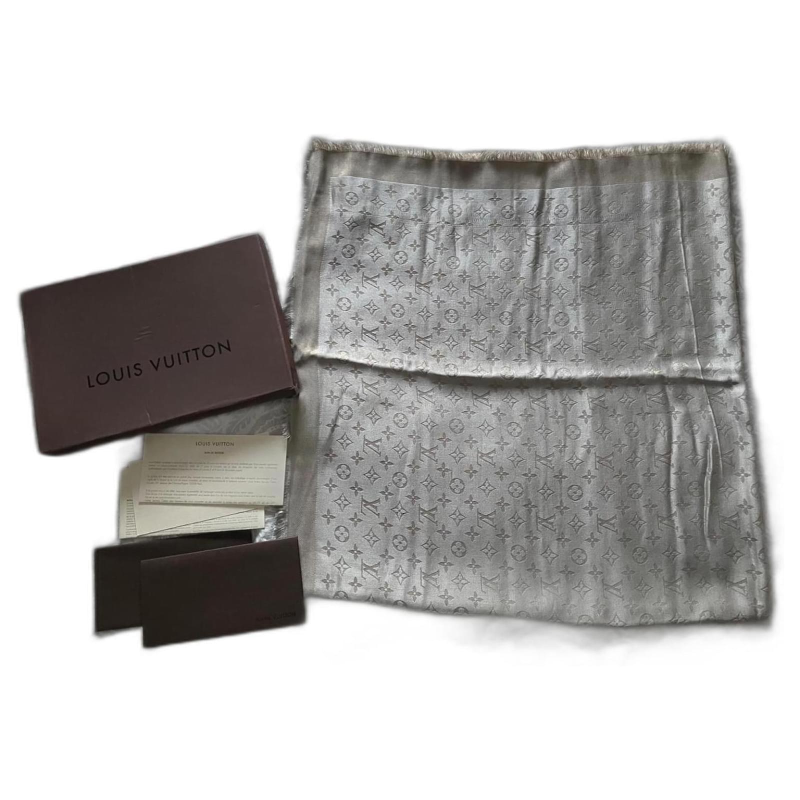 Louis Vuitton Monogram shine Grey Silk Polyester Wool Viscose ref