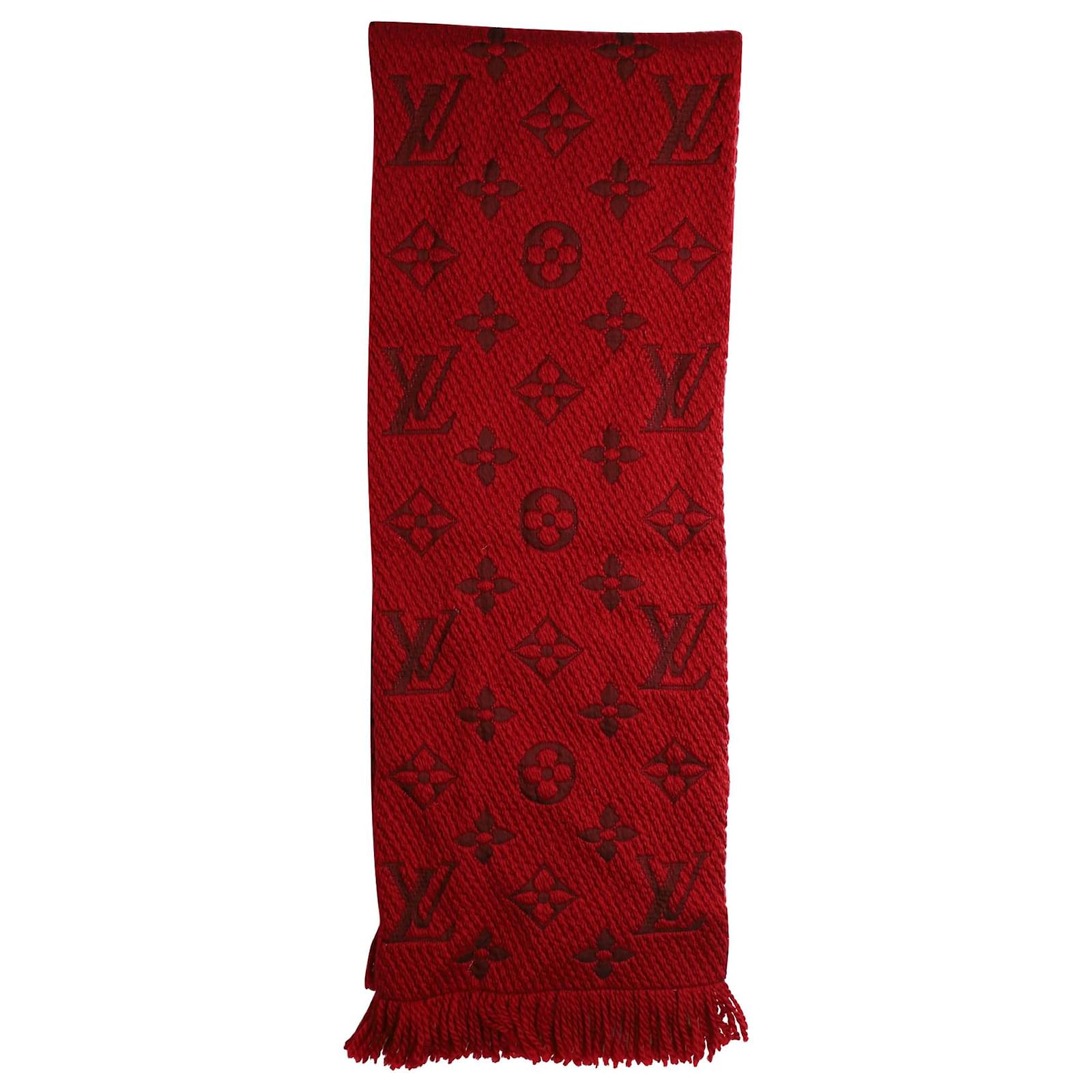 Louis Vuitton Embossed Fringed Scarf in Red Wool ref.960244 - Joli