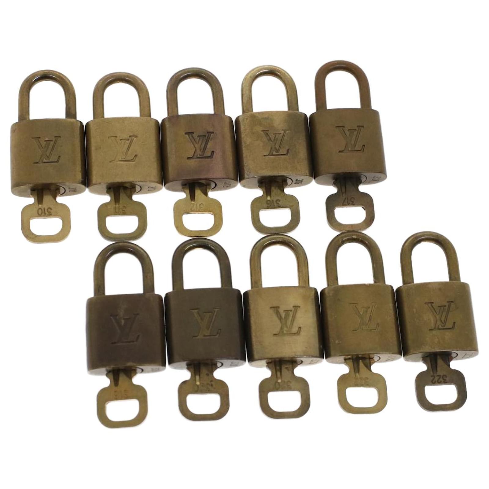 Louis Vuitton padlock 10set Padlock Gold Tone LV Auth ai618 Metal