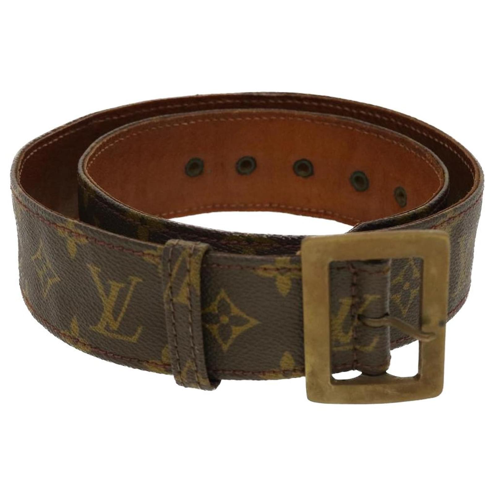 Louis Vuitton Initiales 40mm mens black belt. Iconic and timeless