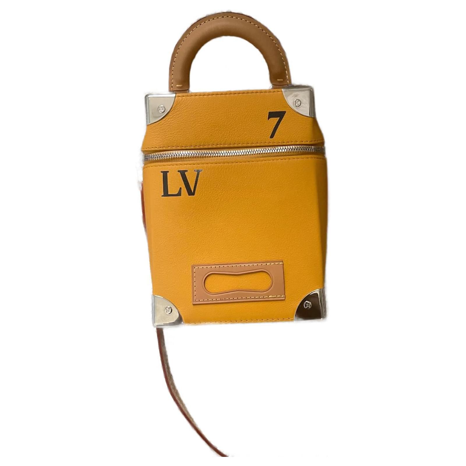 louis vuitton bag Yellow Leather ref.964071 - Joli Closet