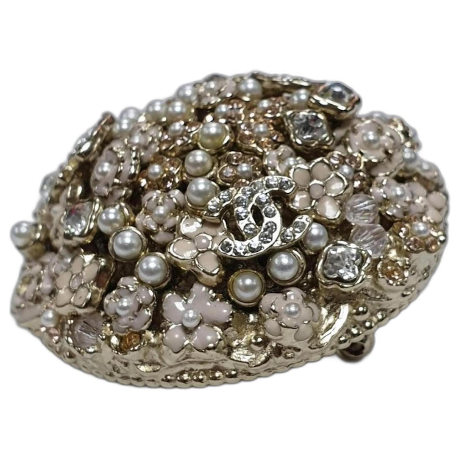 Pins & Brooches Chanel Chanel 11A Round Faux Pearls Brooch