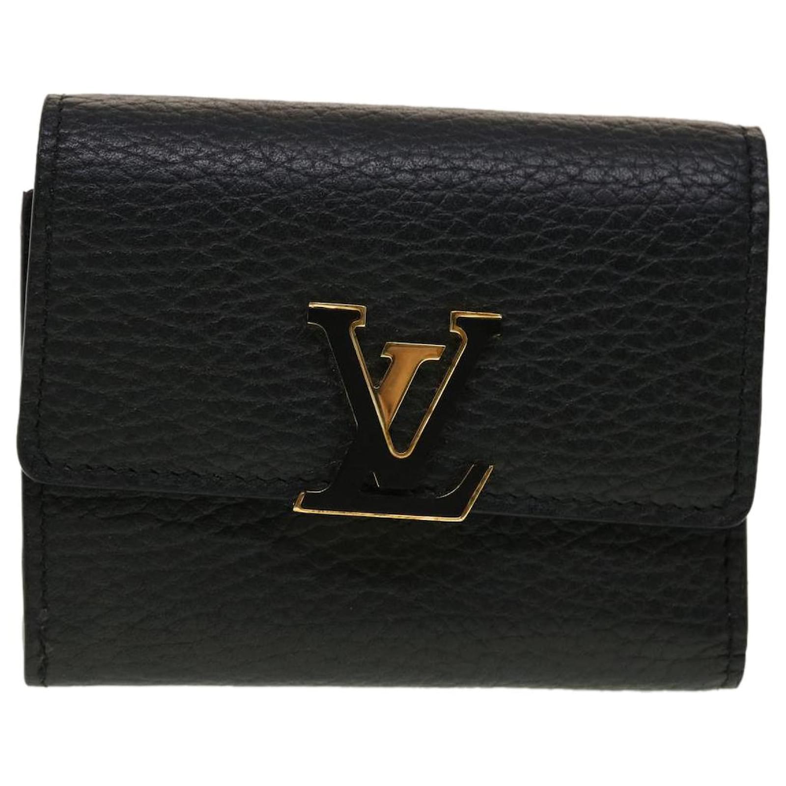 Louis Vuitton Capucines Wallet in Black