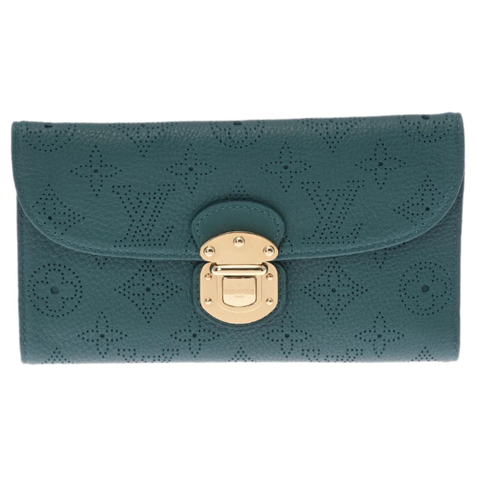 Louis Vuitton Black Monogram Mahina Leather Amelia Wallet For Sale