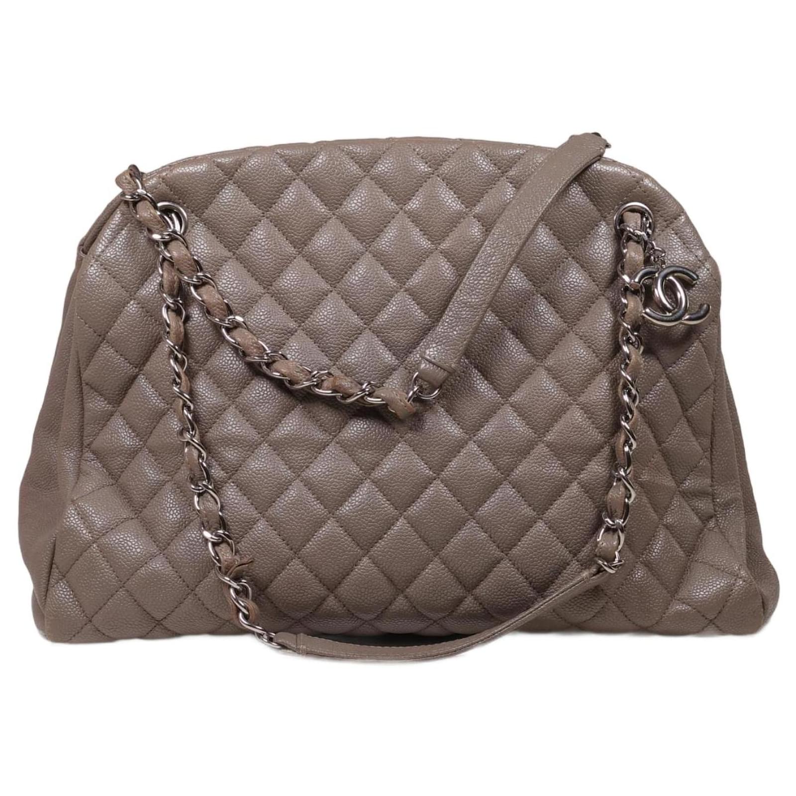 Chanel Quilted Just Mademoiselle Bowling Caviar Leather shoulder bag Grey  ref.969181 - Joli Closet