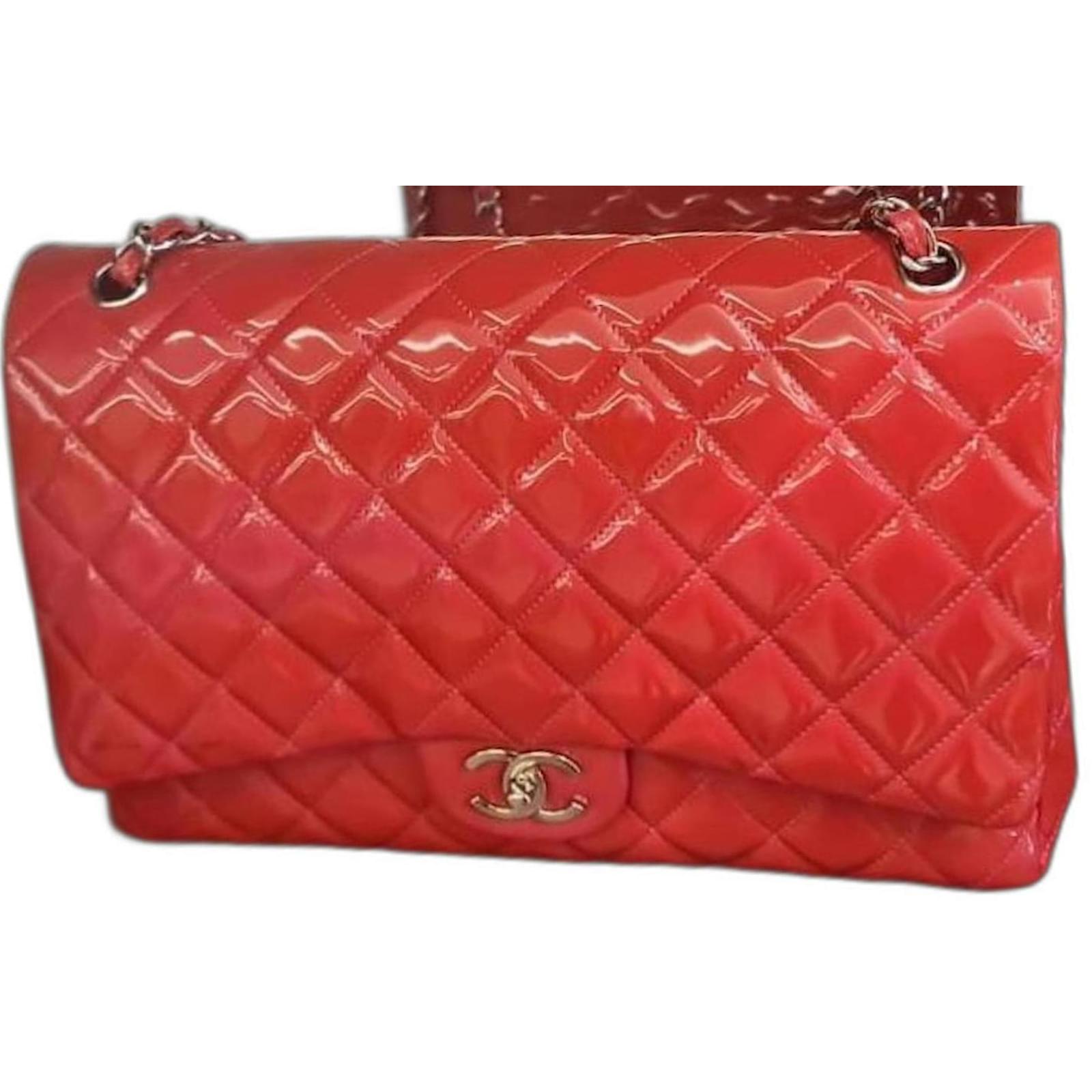 Chanel Handbags Red Leather ref.969415 - Joli Closet