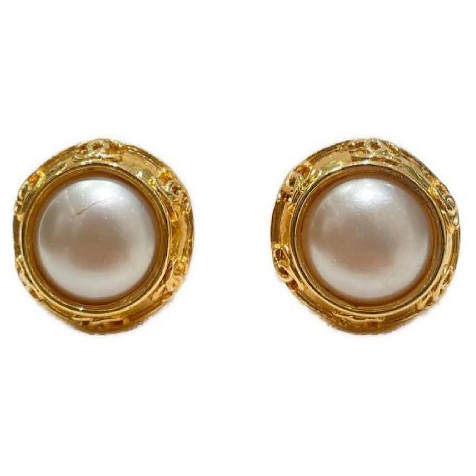 CHANEL fake pearl here mark earrings White Golden Gold-plated ref