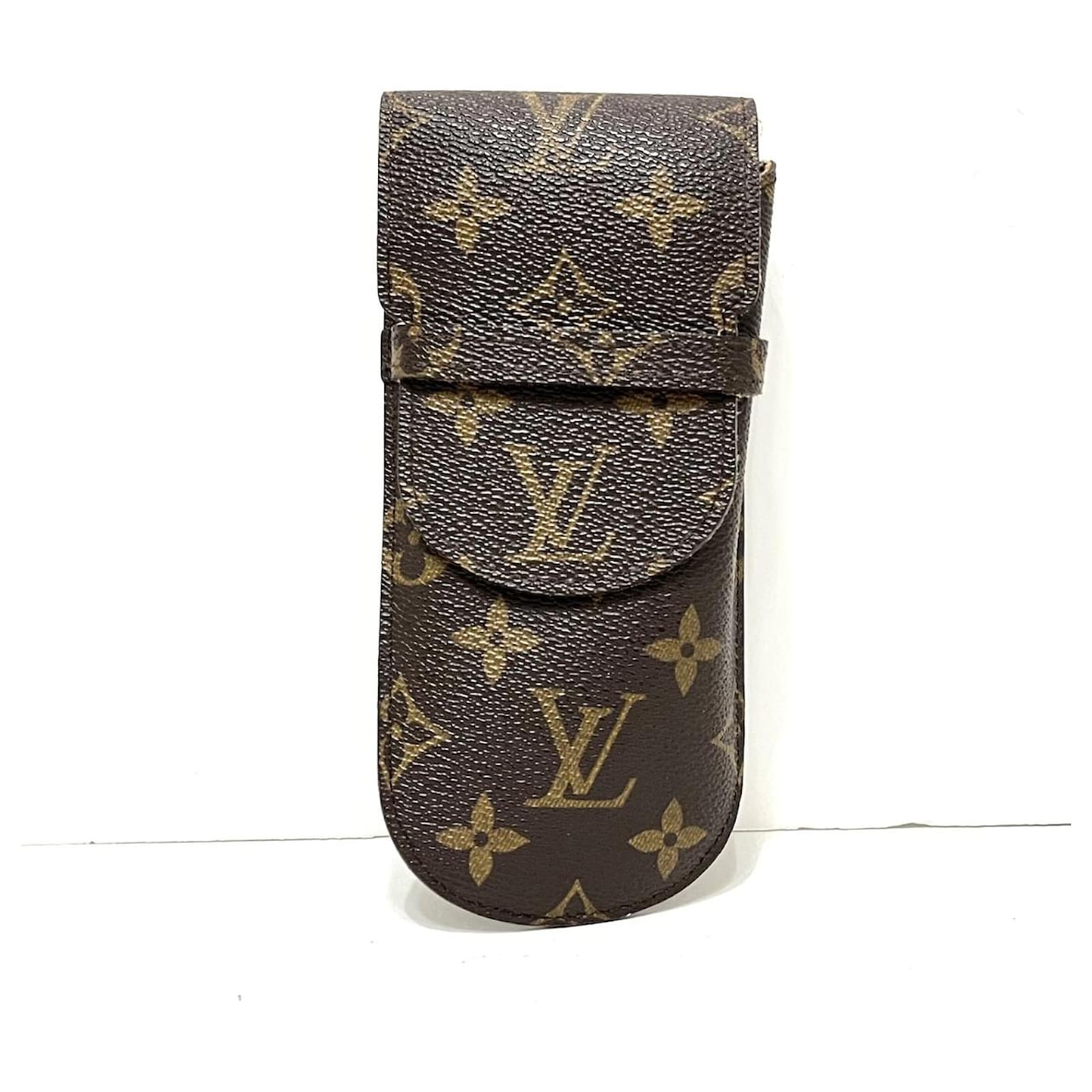Louis Vuitton Etui à lunettes Brown Cloth ref.972260 - Joli Closet