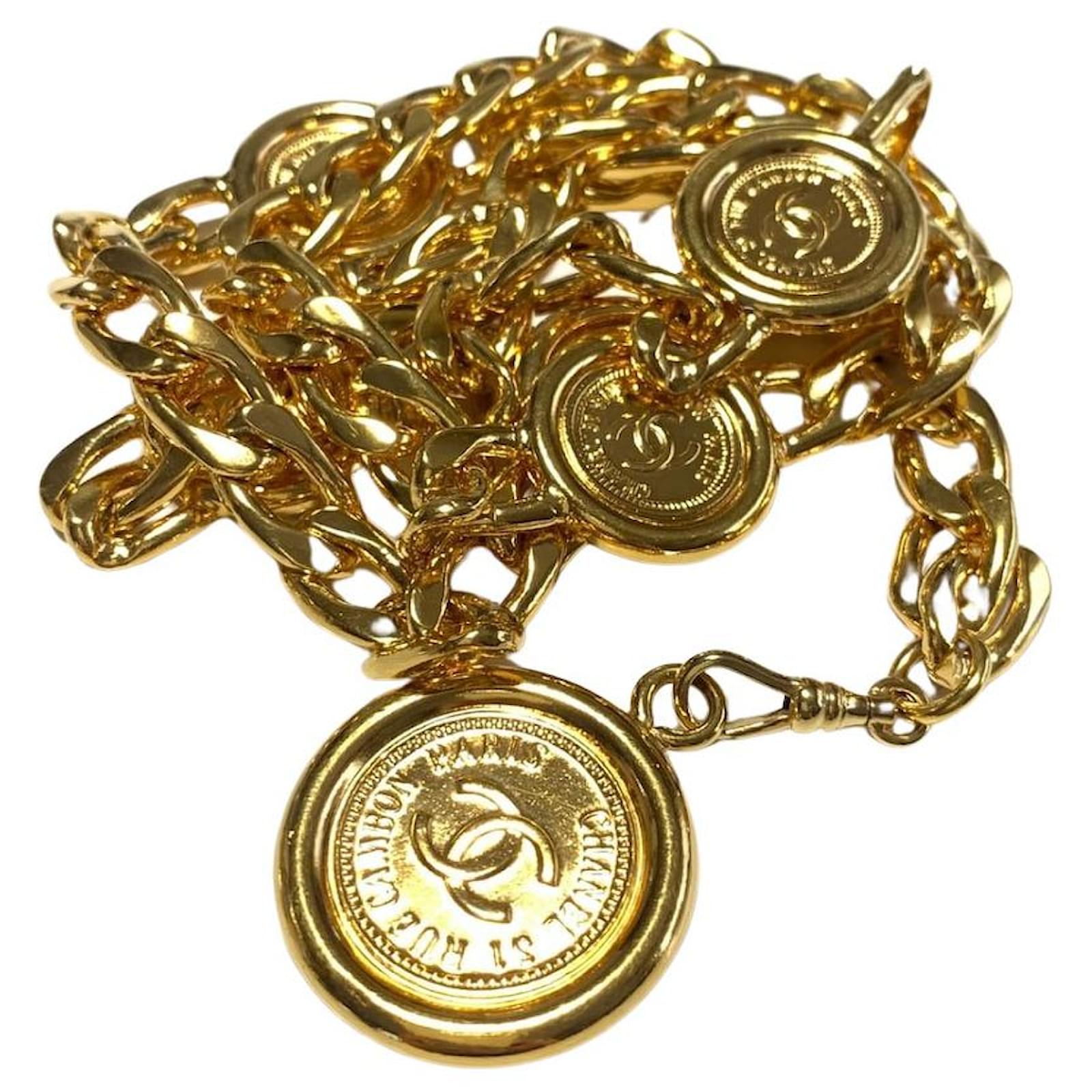 Chanel ceinture vintage en métal doré pendentif numéro 5