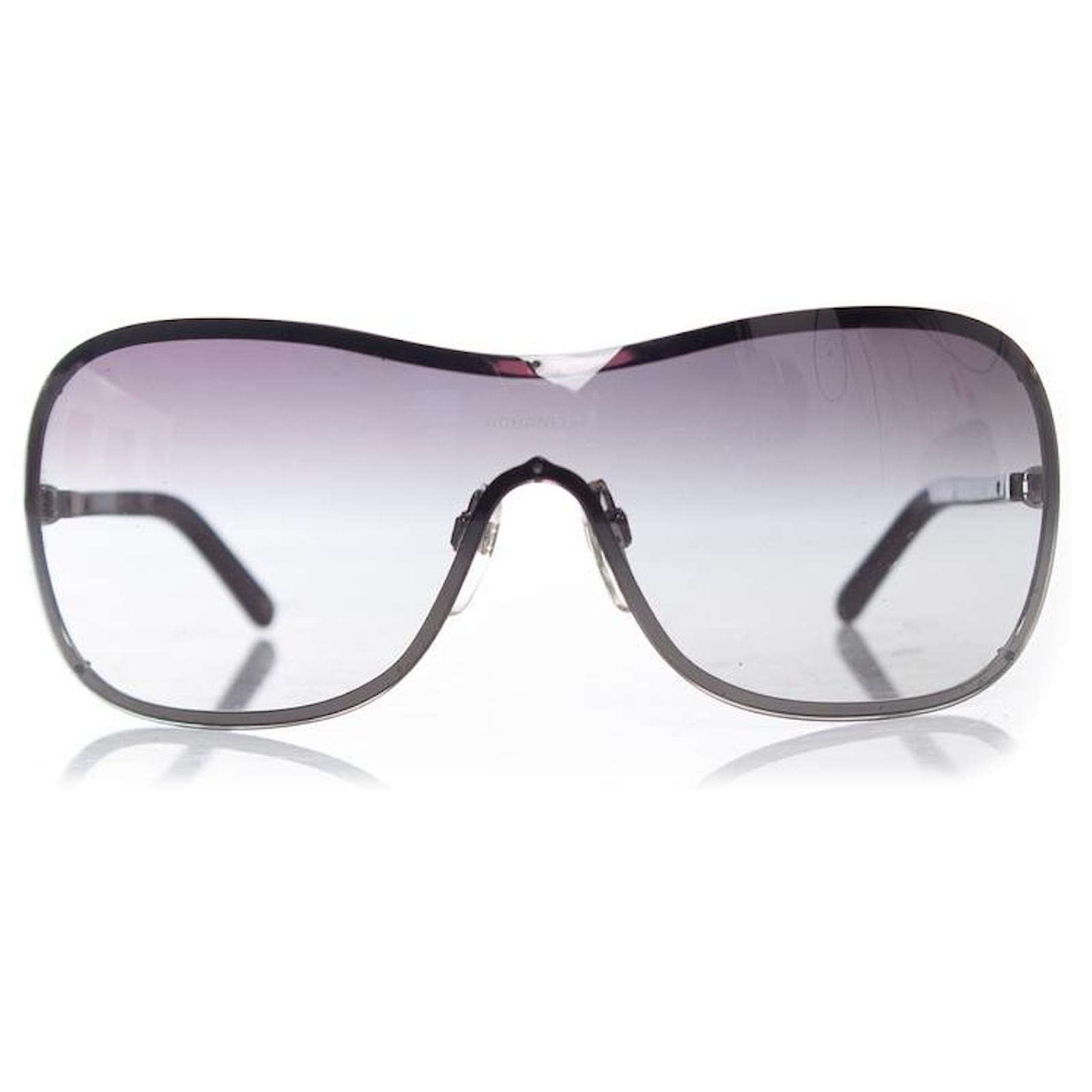 Chanel, Shield sunglasses with pearl Red ref.1002243 - Joli Closet