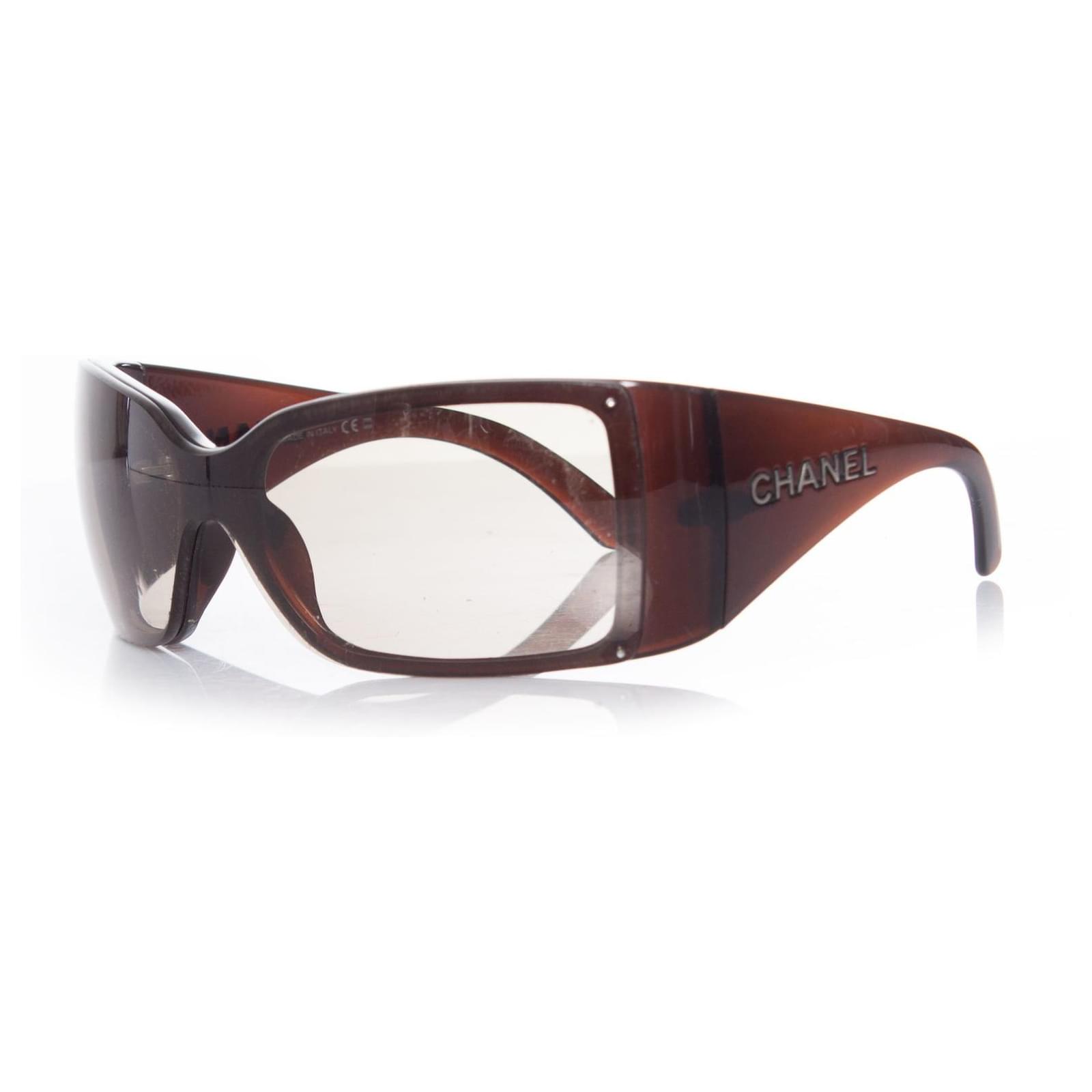 Chanel, Brown shield sunglasses. ref.1003320 - Joli Closet
