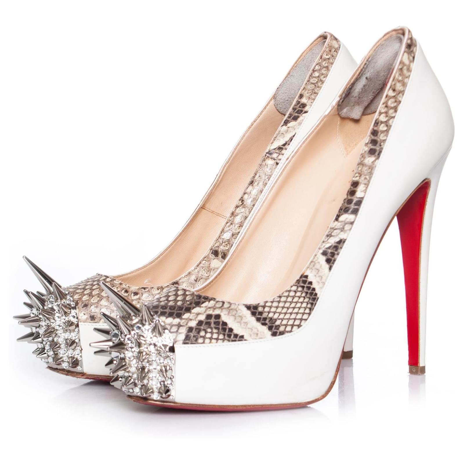 Zapatillas Tacones Con Pinchos Christian Louboutin, Salón Con