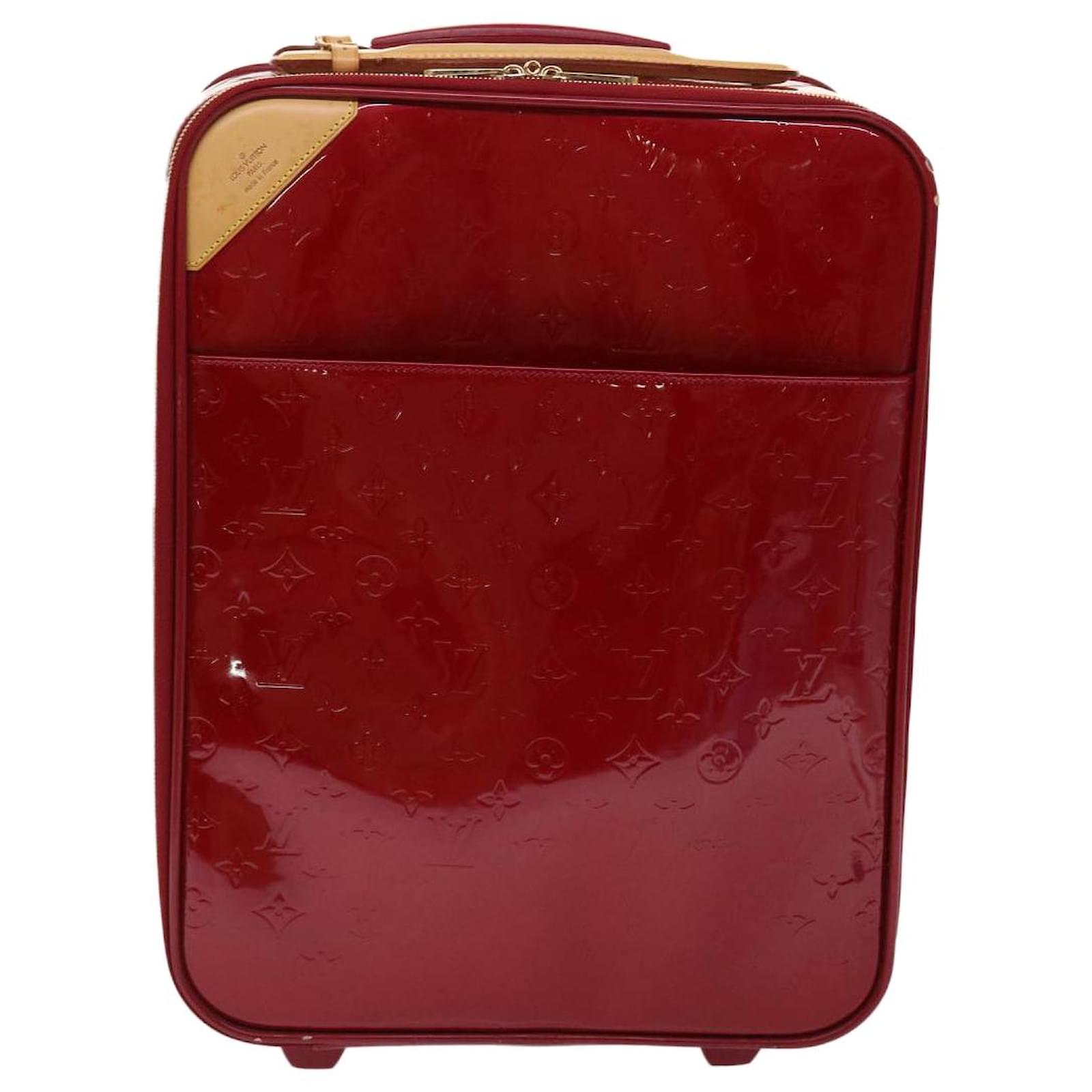 Louis Vuitton Pegase Red Patent leather ref.1004699 - Joli Closet