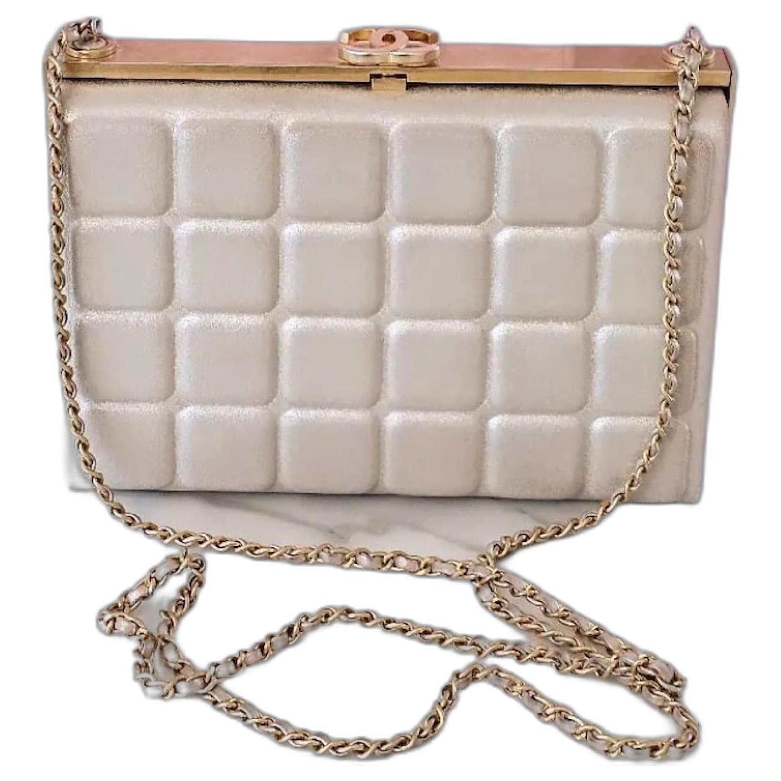 Rare Chanel 2016/2017 Limited Edition Cube Choco Clutch Frame Handbag. In  Shimmery Champaign Light Gold Beige Nubuck with Gold Hardware Golden  Leather ref.1005221 - Joli Closet
