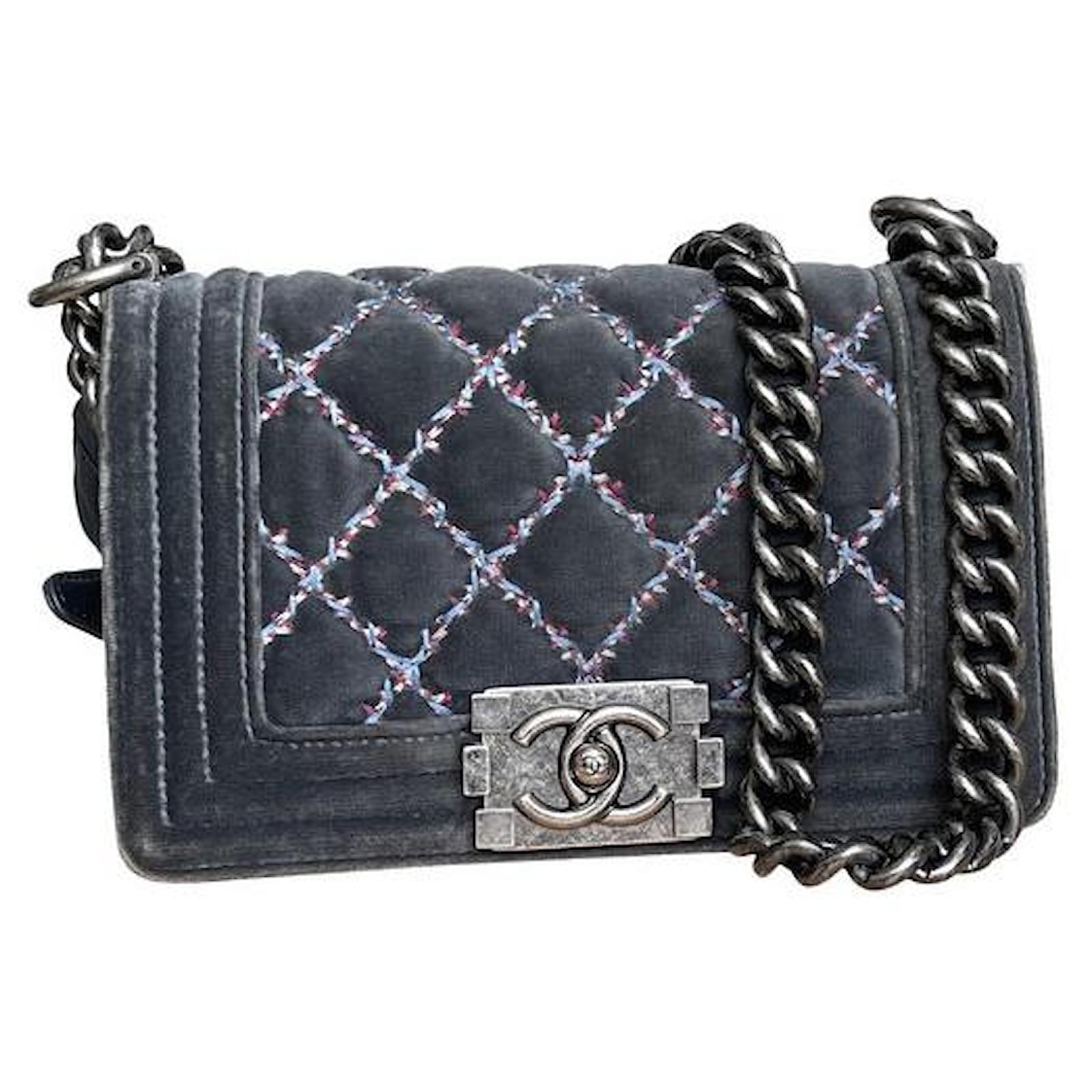 Chanel Boy Bag Limited Pattern Grey Dark grey Leather Velvet ref.1005225 -  Joli Closet