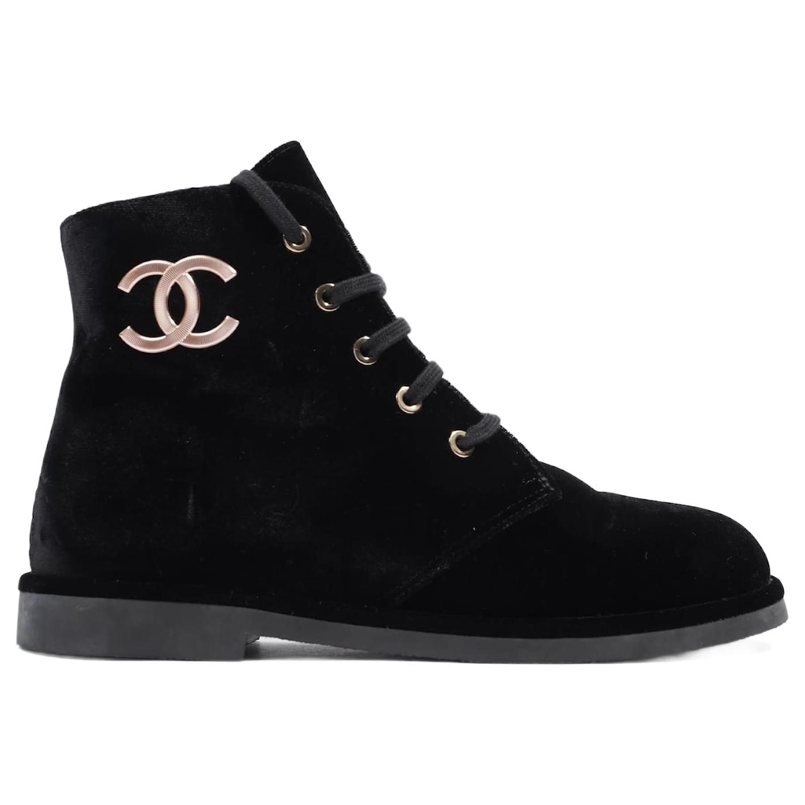 Chanel Velvet CC Boot Black EU 37 / UK 4 ref.1005597 Joli Closet