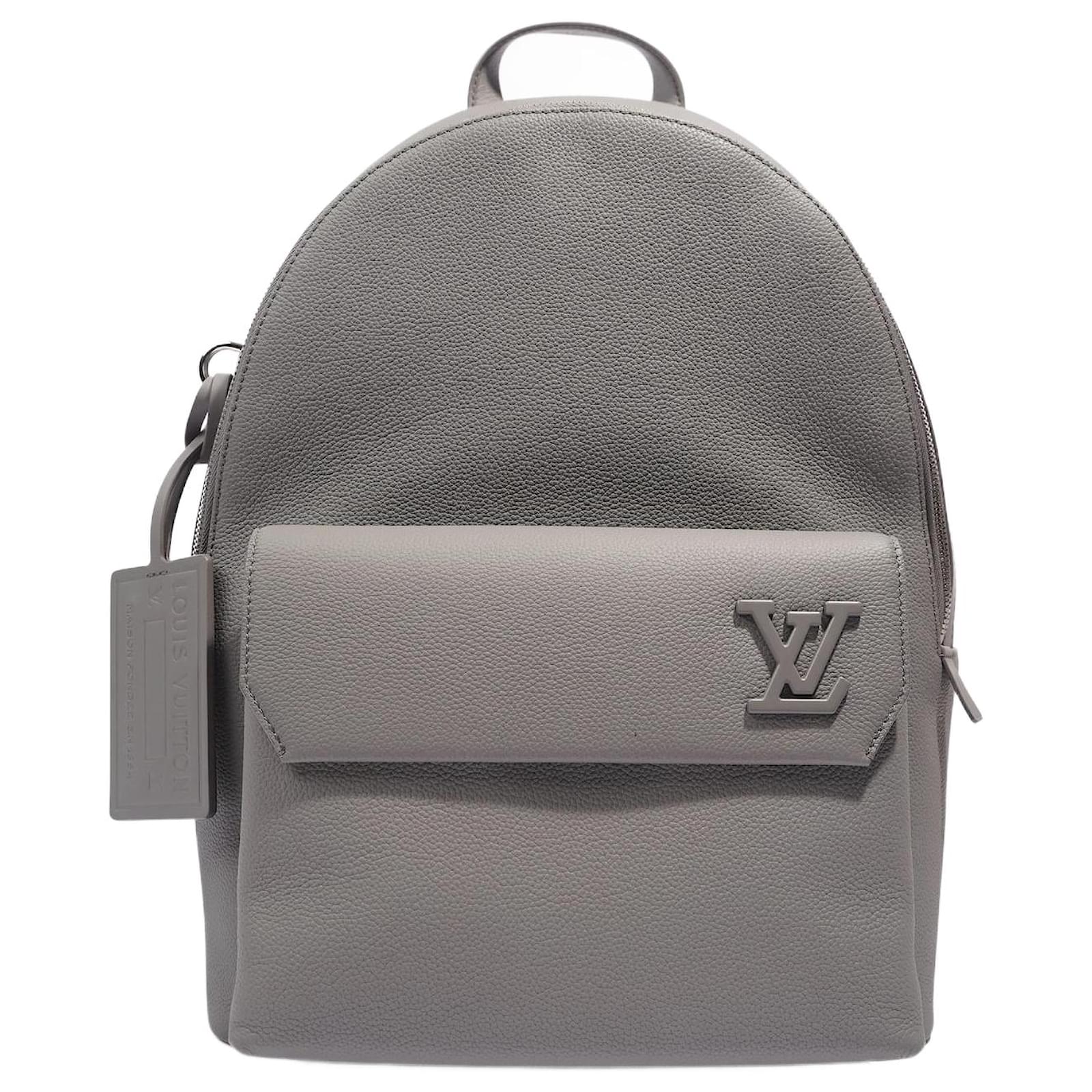Louis Vuitton Mens Takeoff Backpack Grey Leather ref.1006662 - Joli Closet