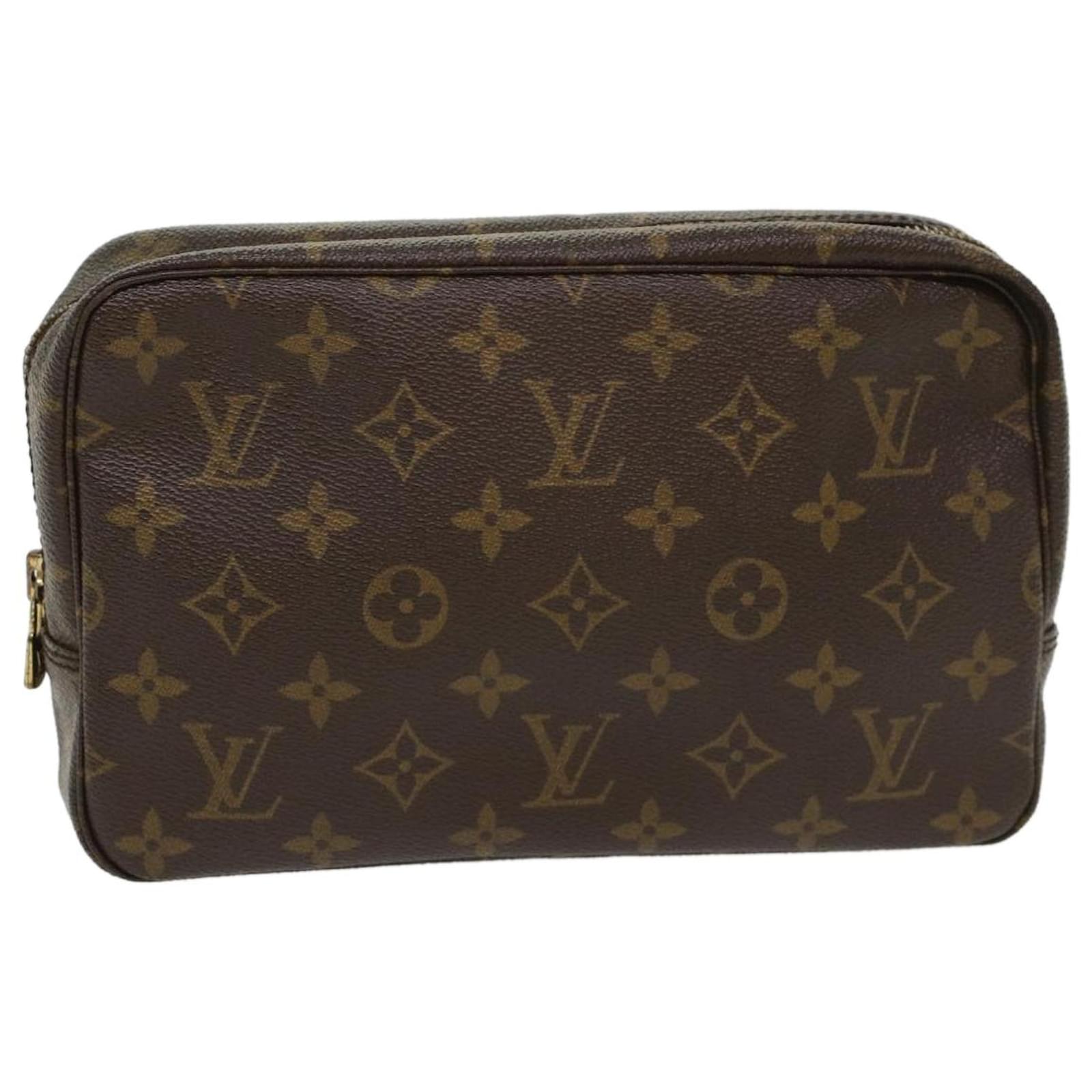 LOUIS VUITTON Monogram Canvas Trousse Toilette 23 Clutch