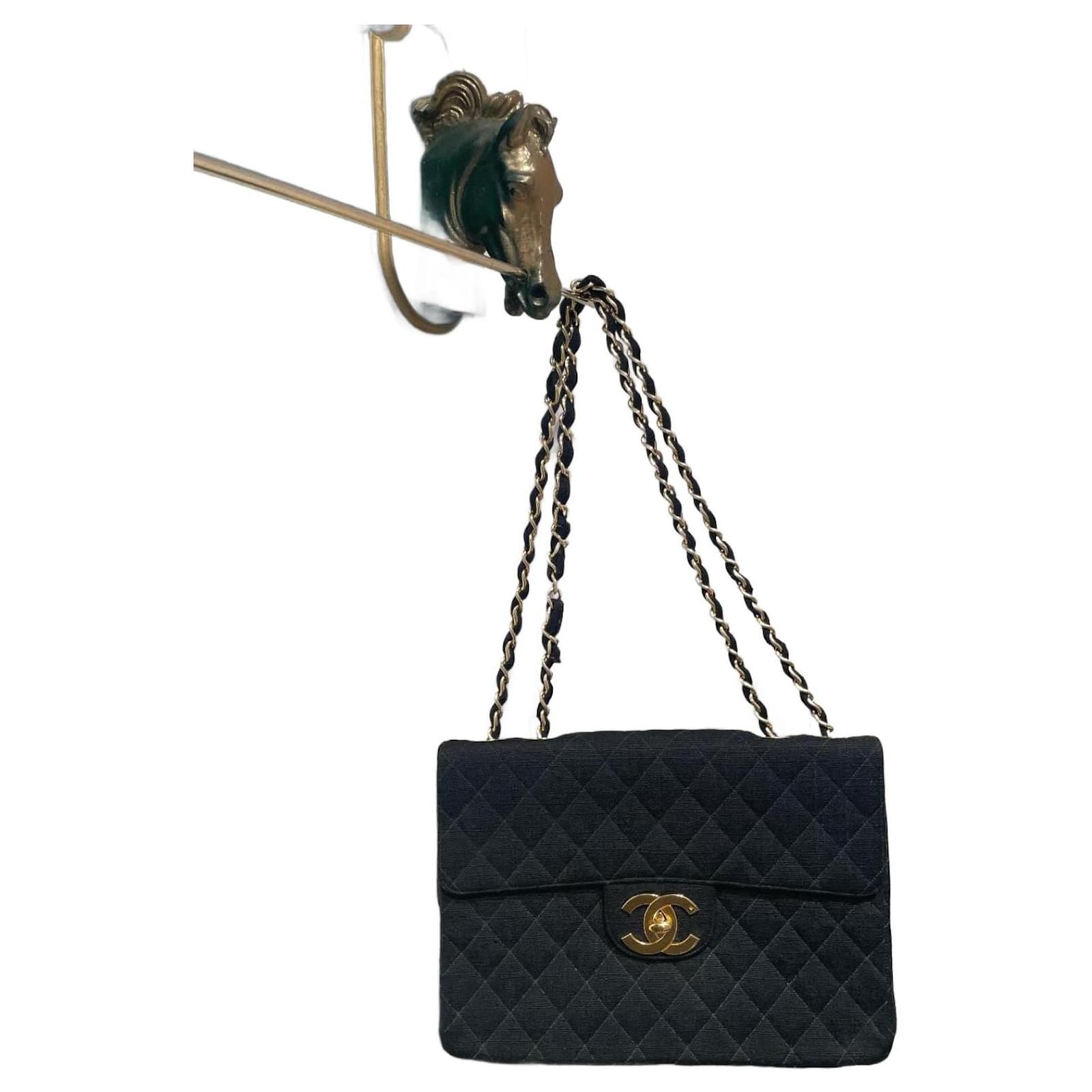 Timeless Chanel Handbags Black Cloth ref.972247 - Joli Closet