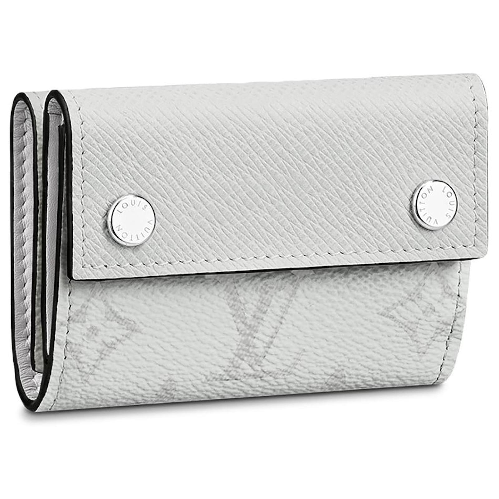 Louis Vuitton LV Discovery compact wallet White Leather ref.972758