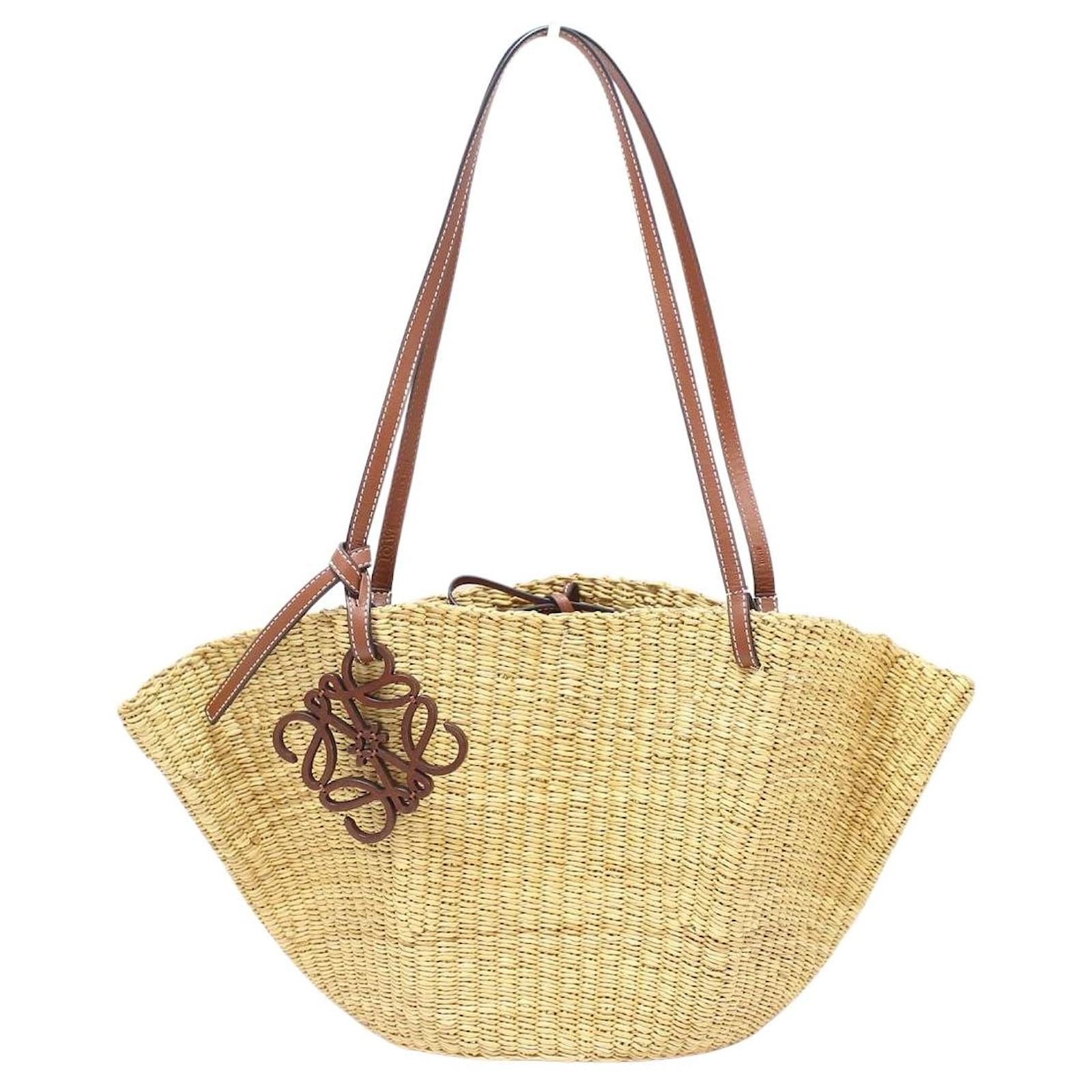 Loewe Shell Basket Beige Leather ref.973368 - Joli Closet