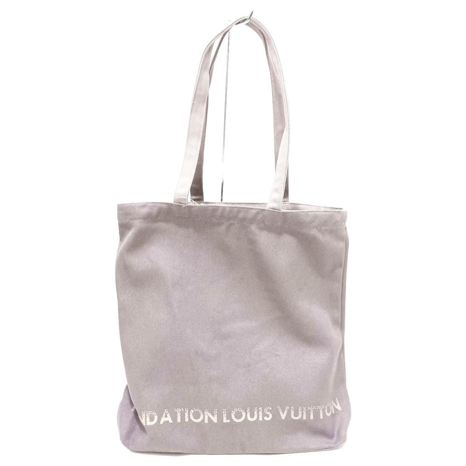 Louis Vuitton Grey Cloth ref.981977 - Joli Closet