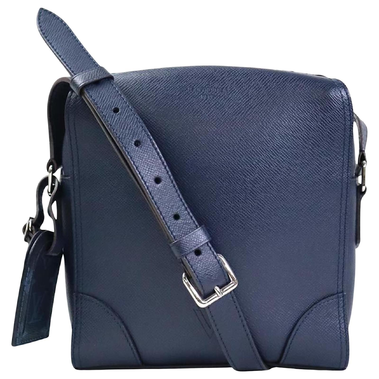 Louis Vuitton Messenger Navy blue Leather ref.974099 - Joli Closet