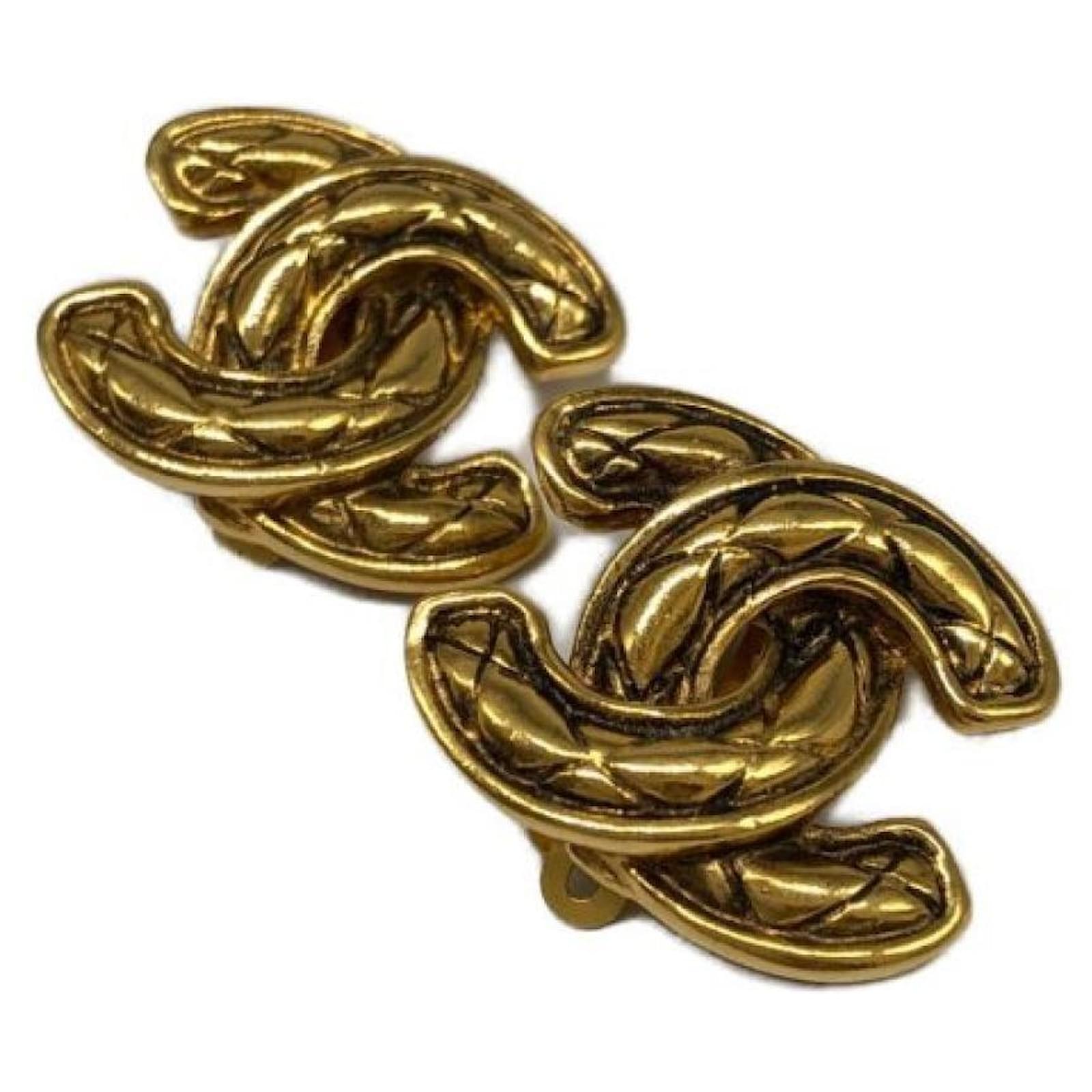 CHANEL Vintage Cocomatrasse Earring Set Golden ref.975888 - Joli Closet