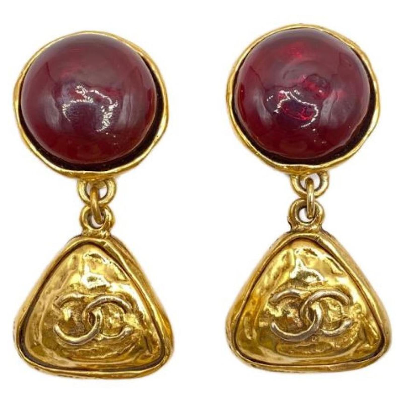 CHANEL Gripore Triangle Coco Mark Earrings Red Golden ref.976187 - Joli  Closet